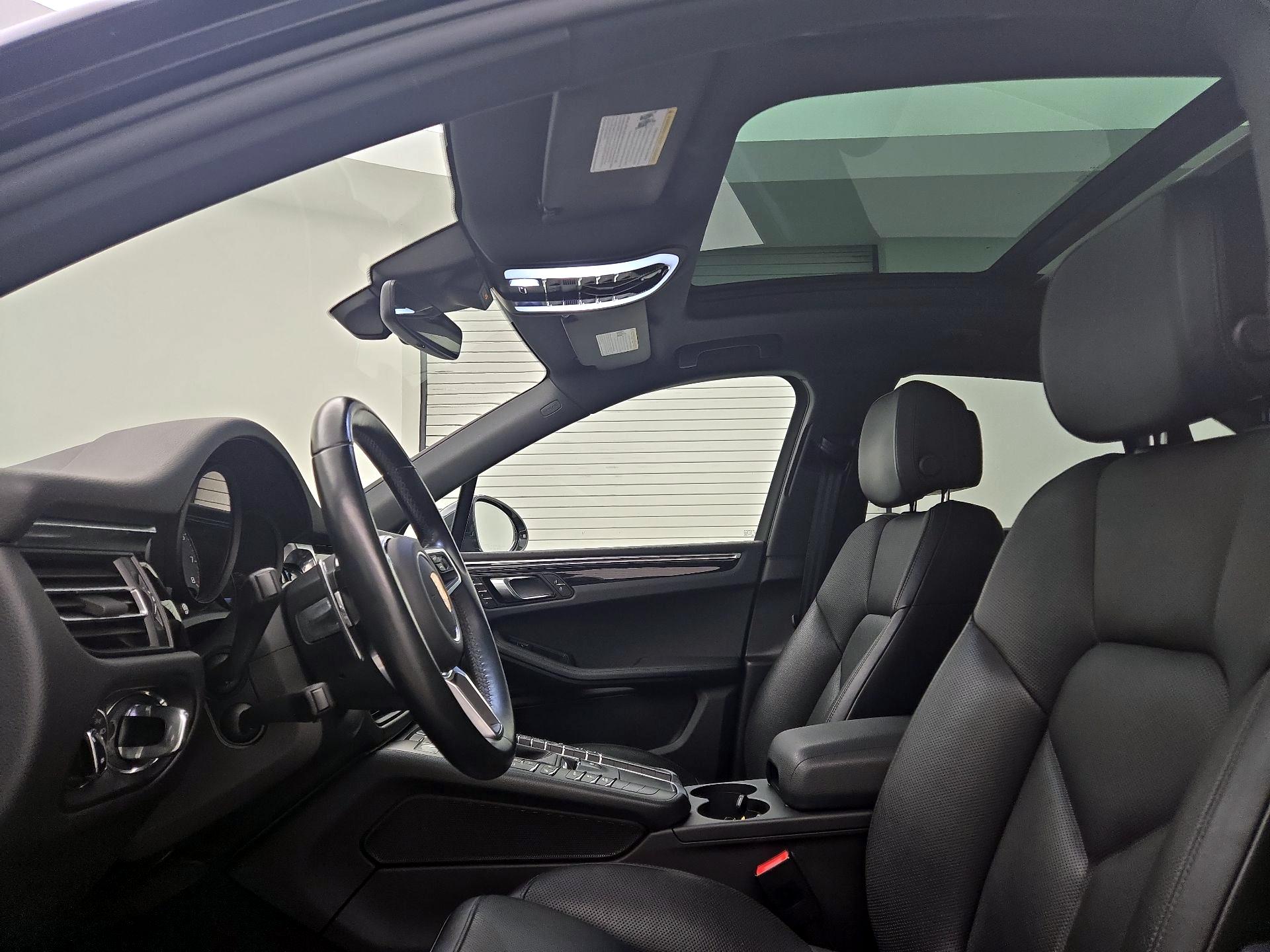 Thumbnail: 2021 Porsche Macan - 20