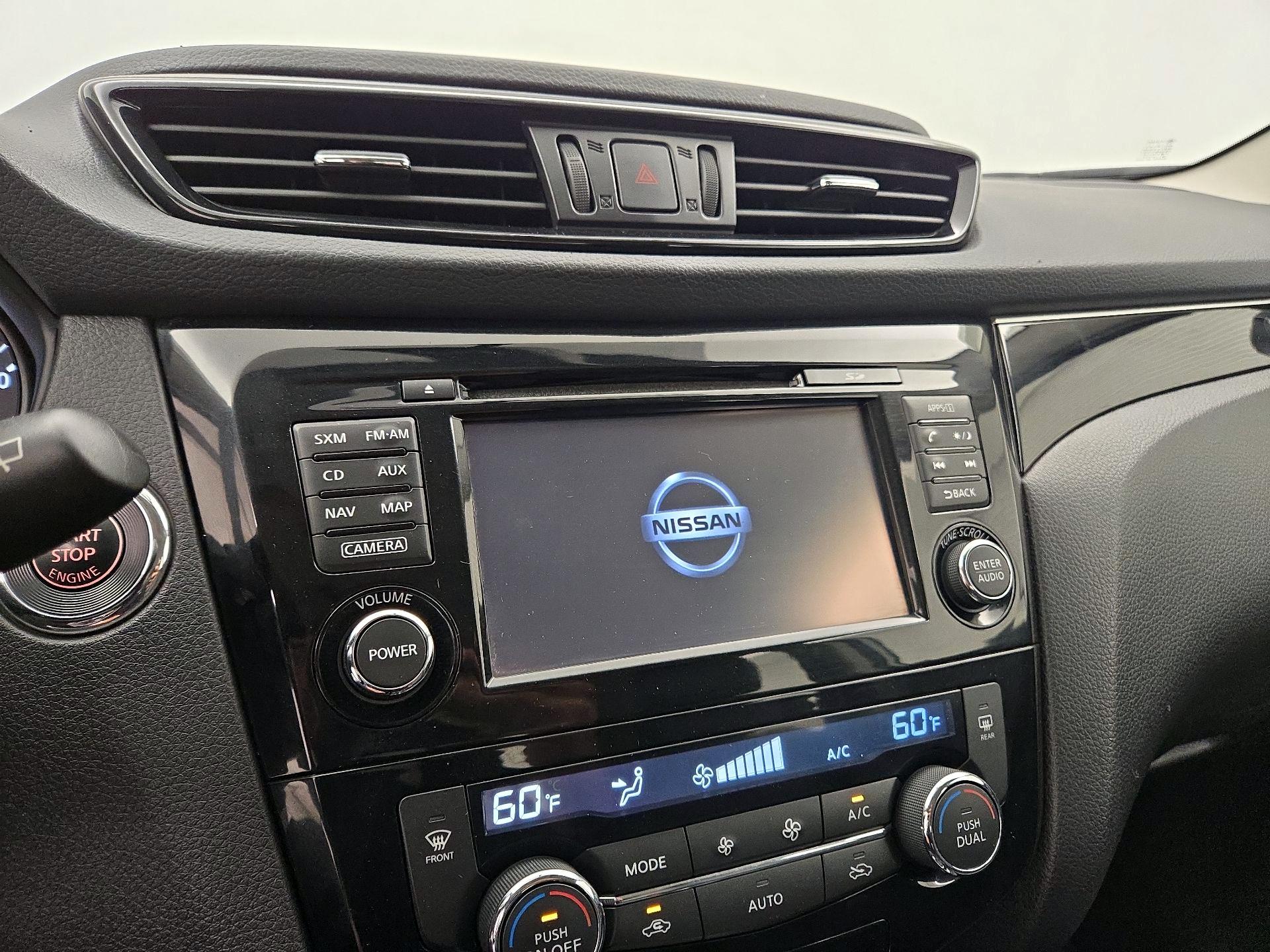 Thumbnail: 2017 Nissan Rogue Sport - 15
