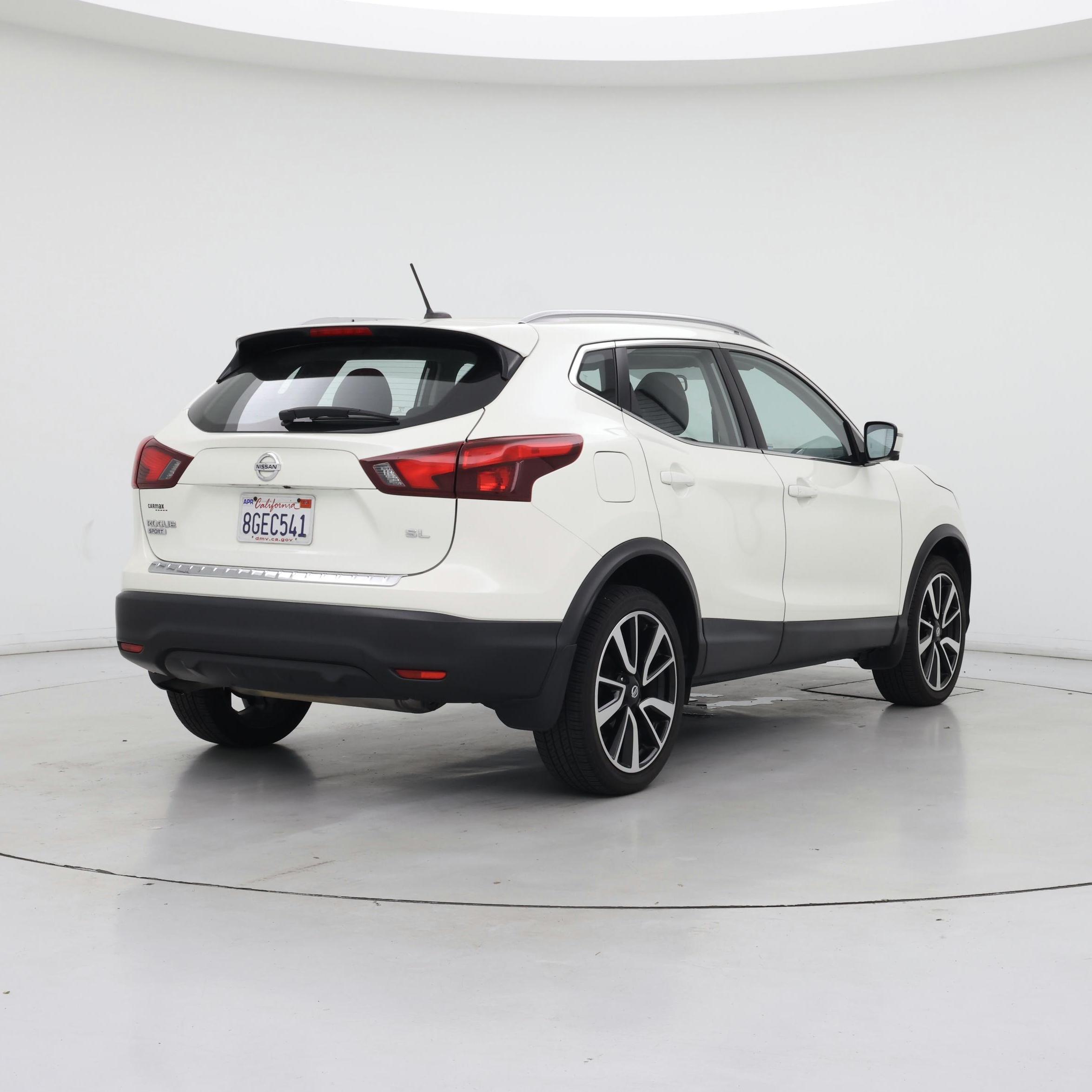 Thumbnail: 2017 Nissan Rogue Sport - 8