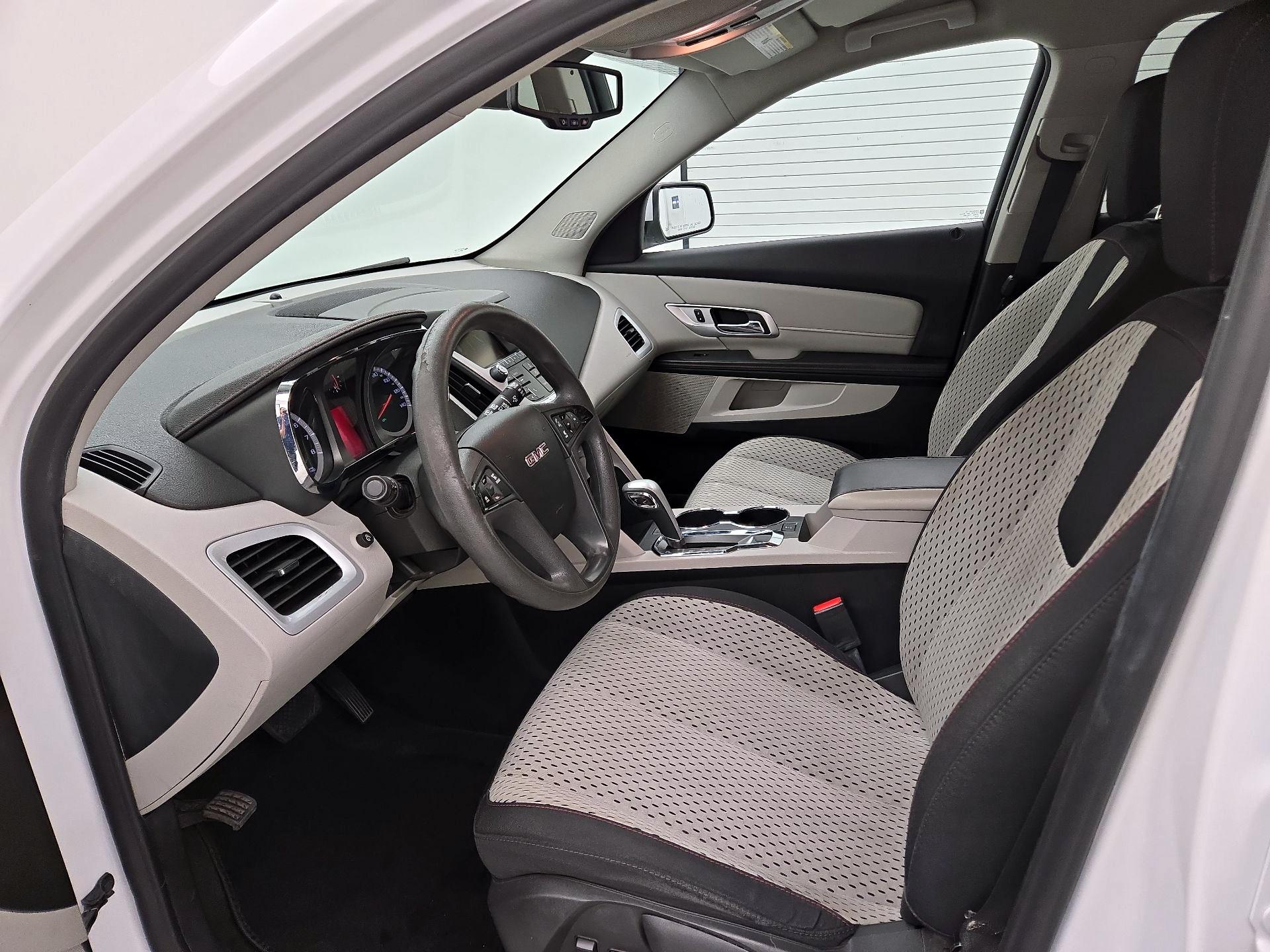 Thumbnail: 2015 GMC Terrain - 11