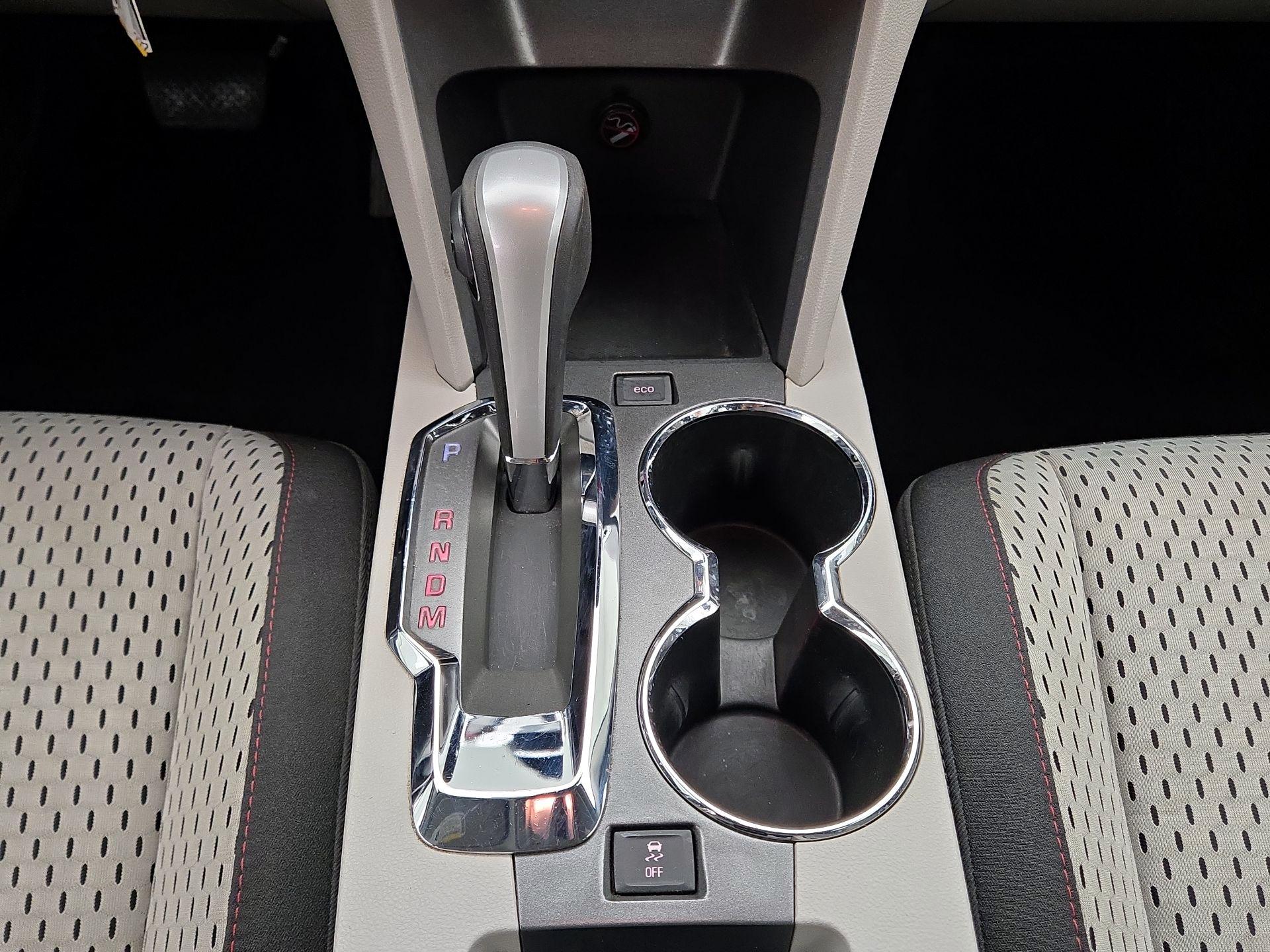 Thumbnail: 2015 GMC Terrain - 17