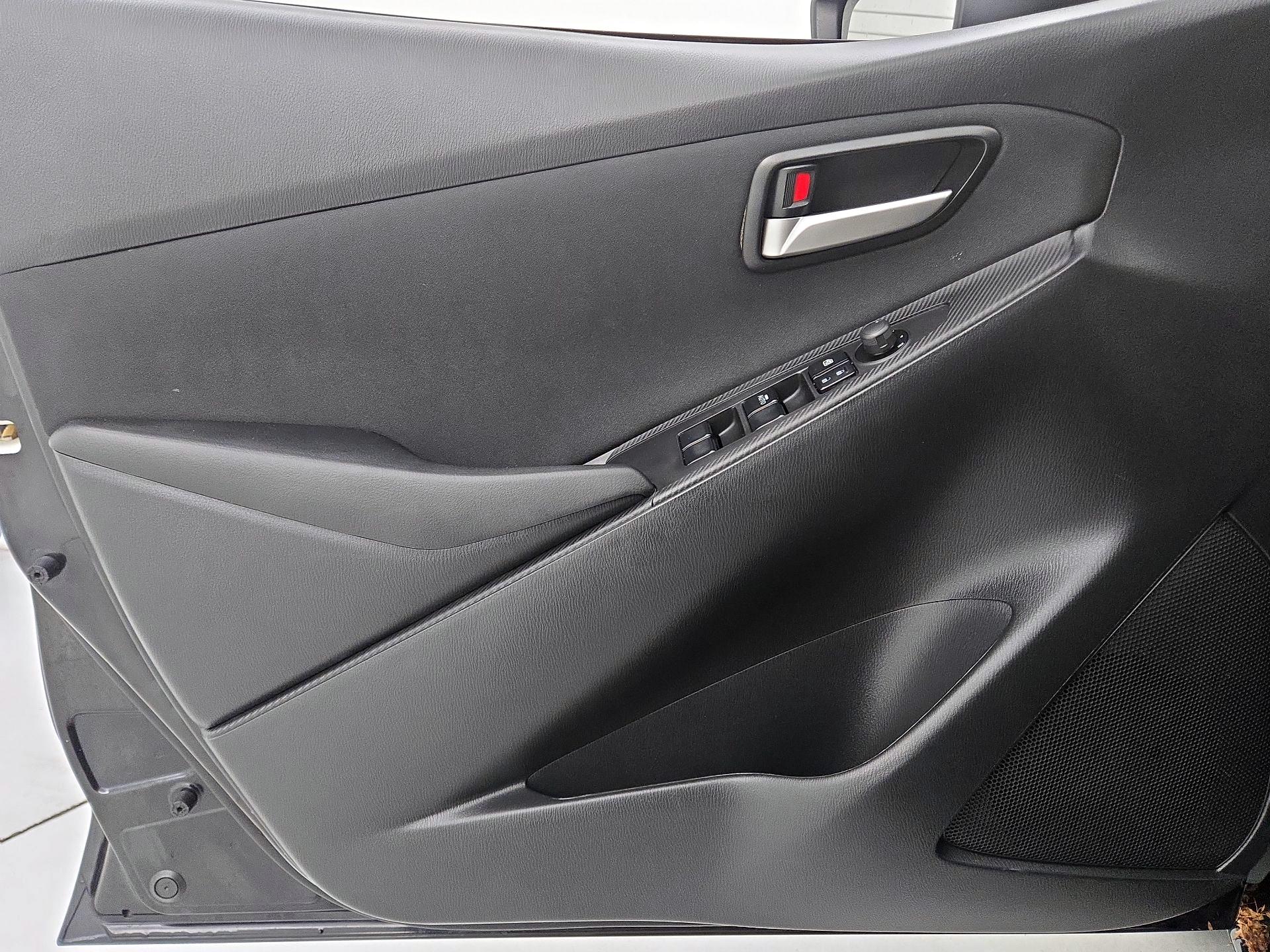 Thumbnail: 2019 Toyota Yaris - 12