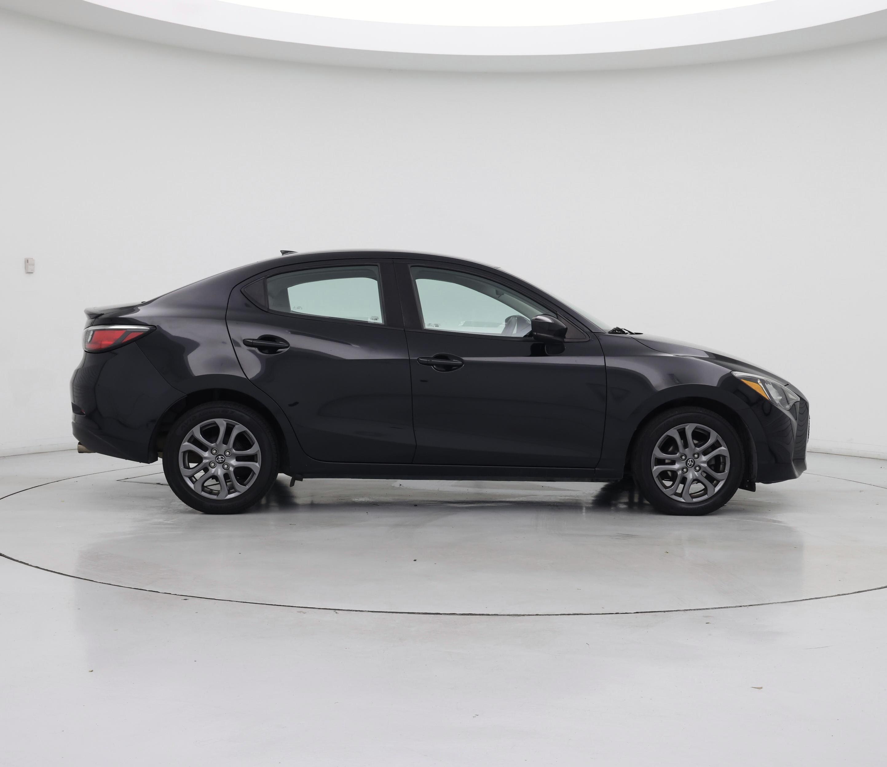 Thumbnail: 2019 Toyota Yaris - 7