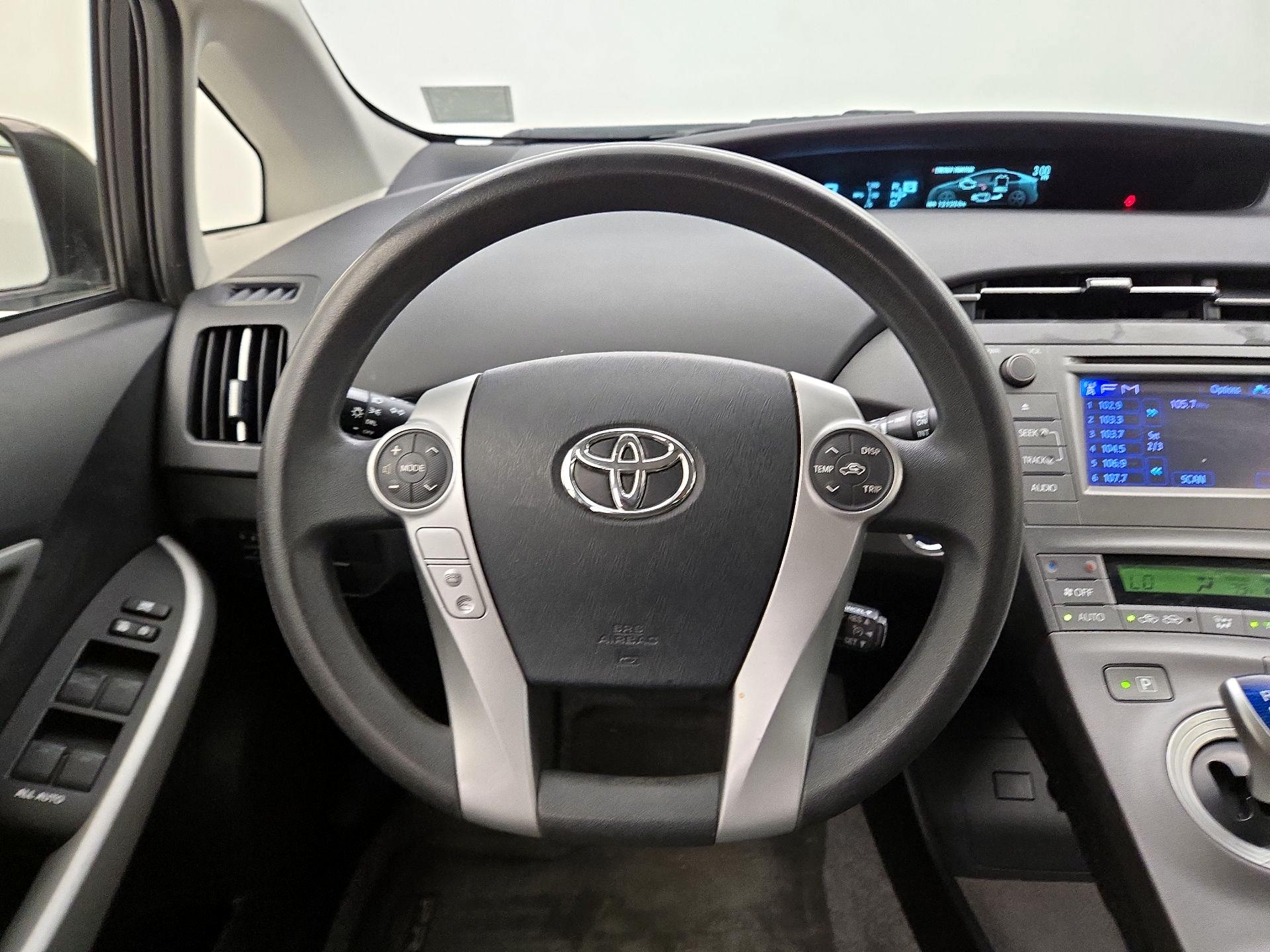 Thumbnail: 2015 Toyota Prius - 10