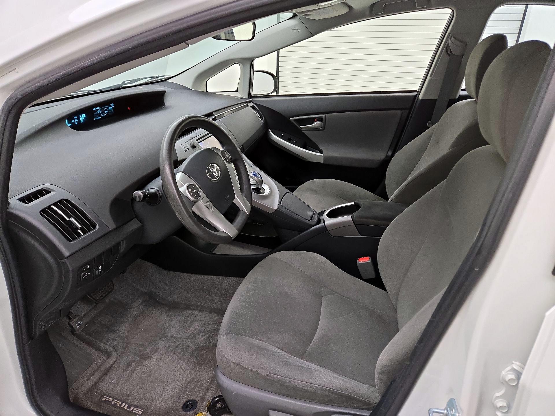 Thumbnail: 2015 Toyota Prius - 11