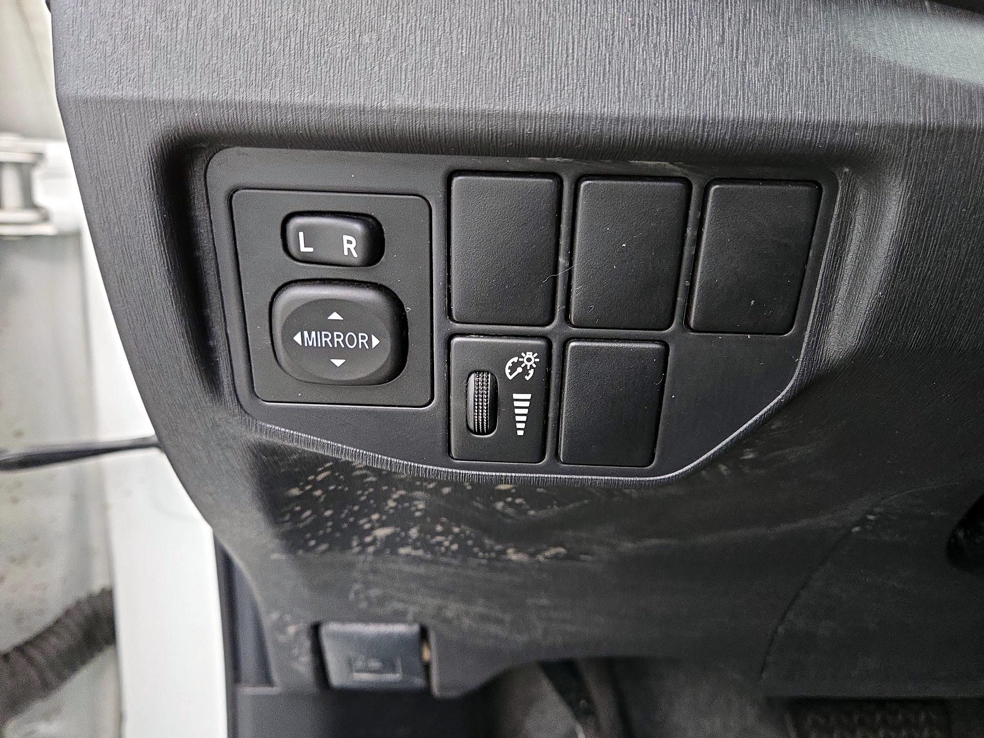 Thumbnail: 2015 Toyota Prius - 13