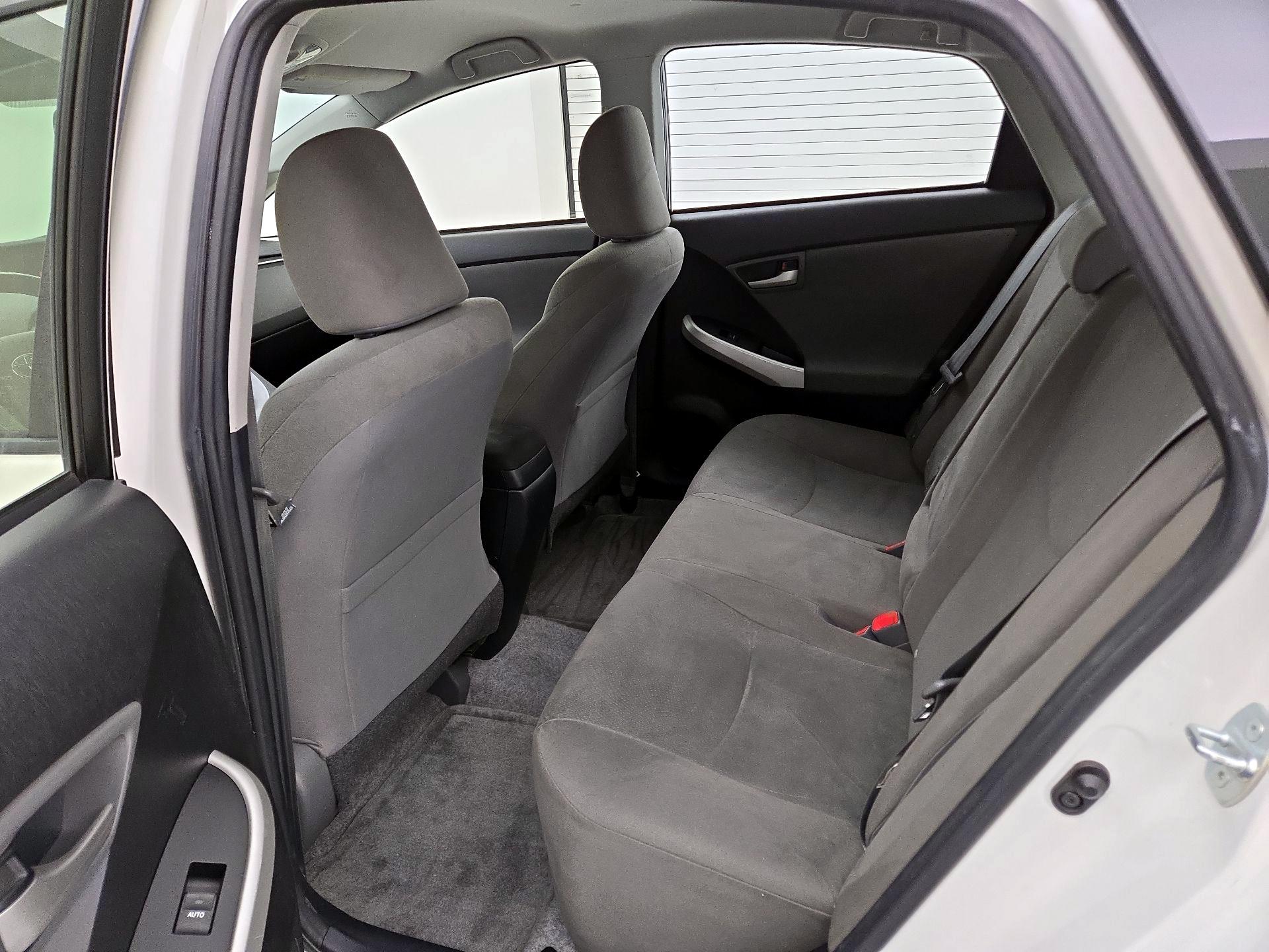 Thumbnail: 2015 Toyota Prius - 18