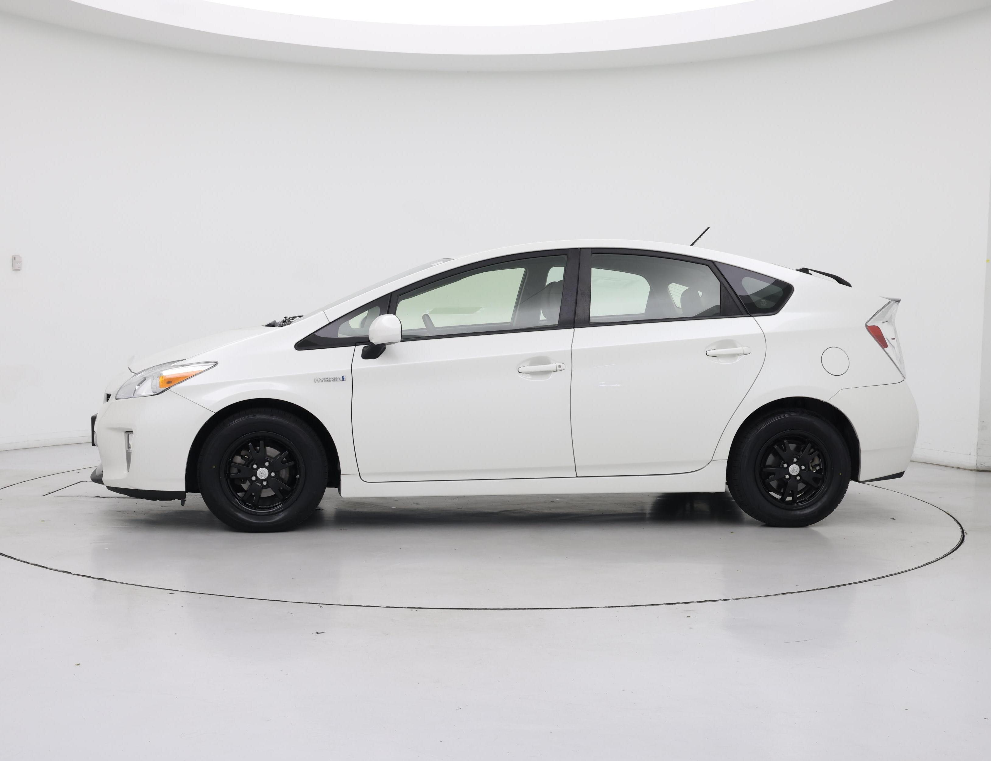 Thumbnail: 2015 Toyota Prius - 3