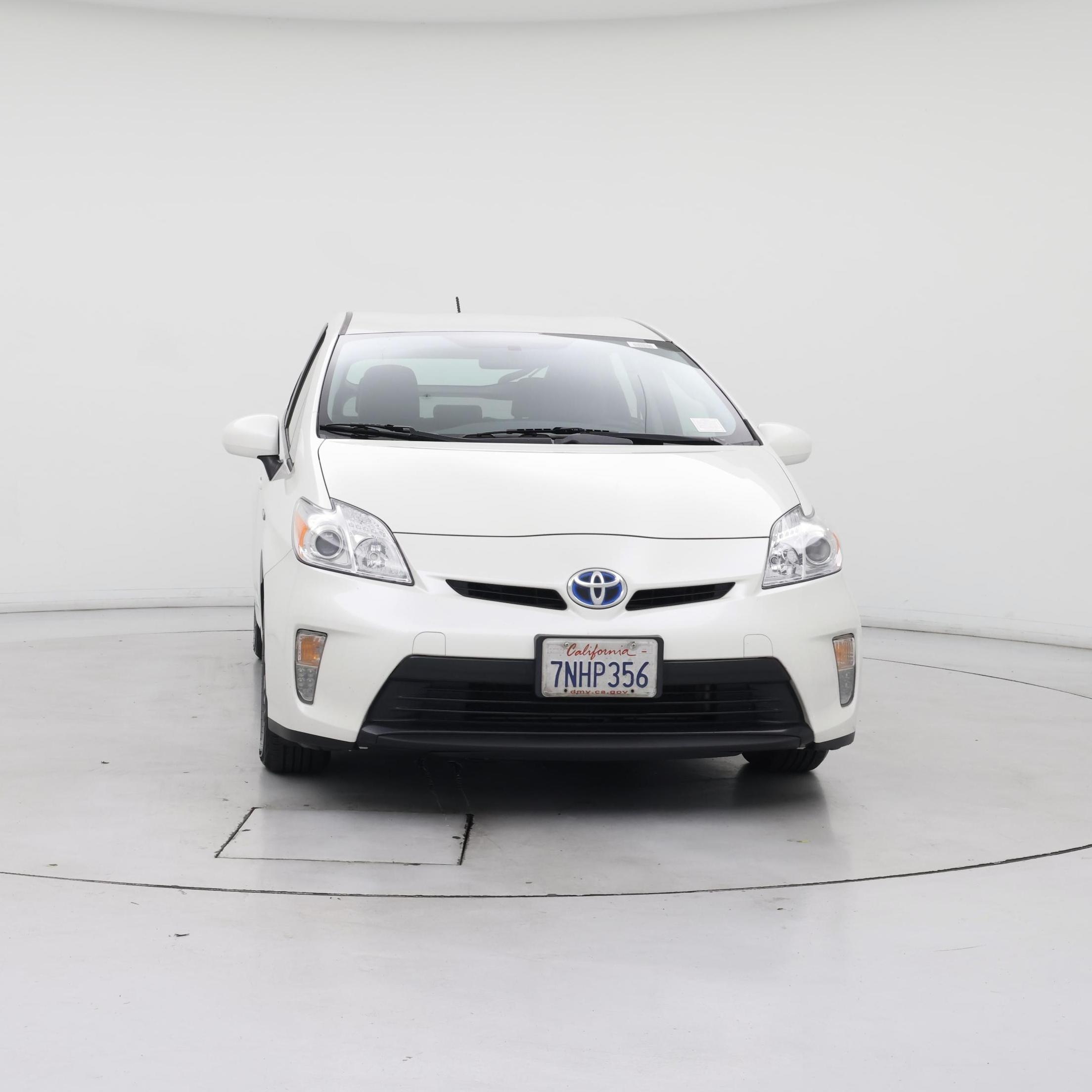 Thumbnail: 2015 Toyota Prius - 5