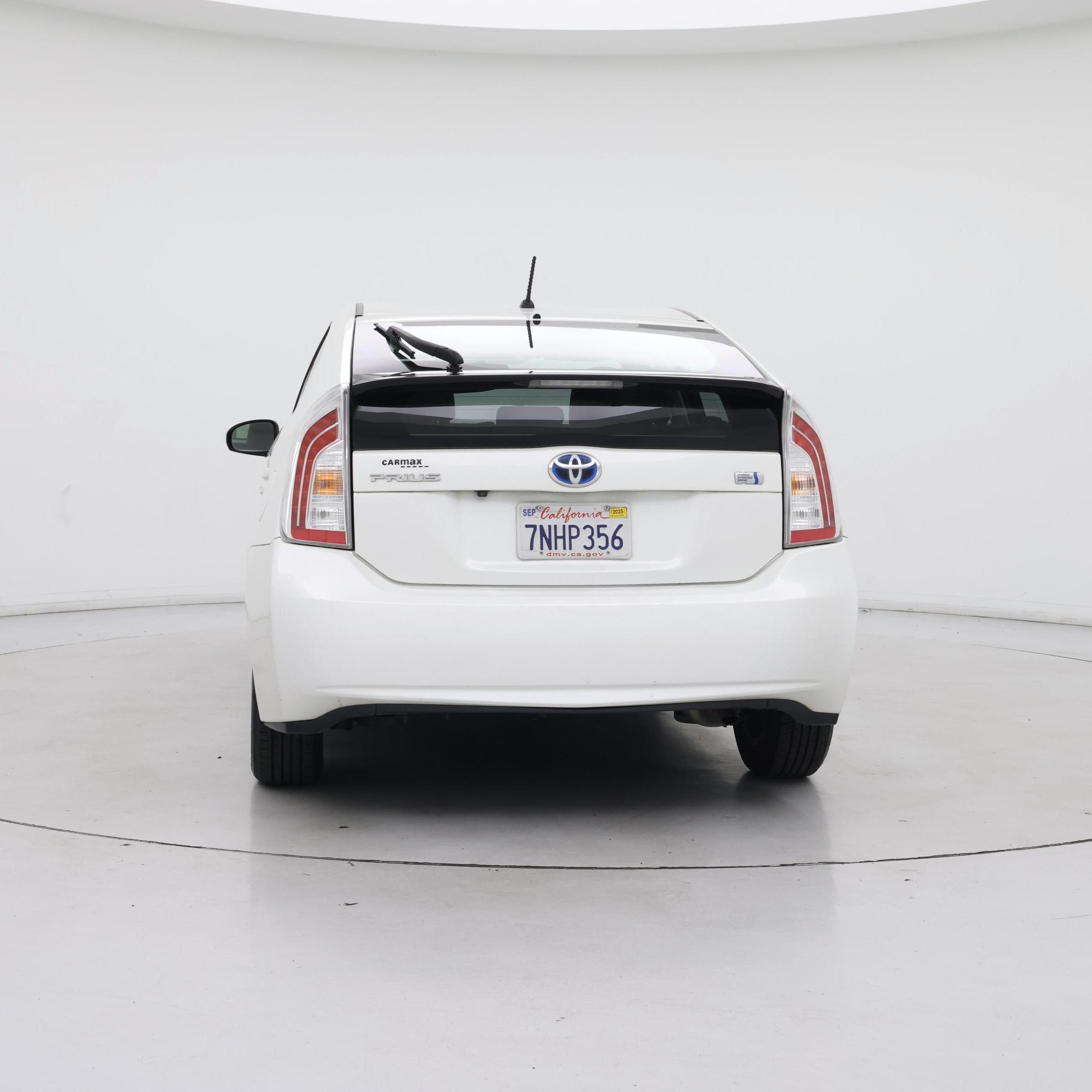 Thumbnail: 2015 Toyota Prius - 6