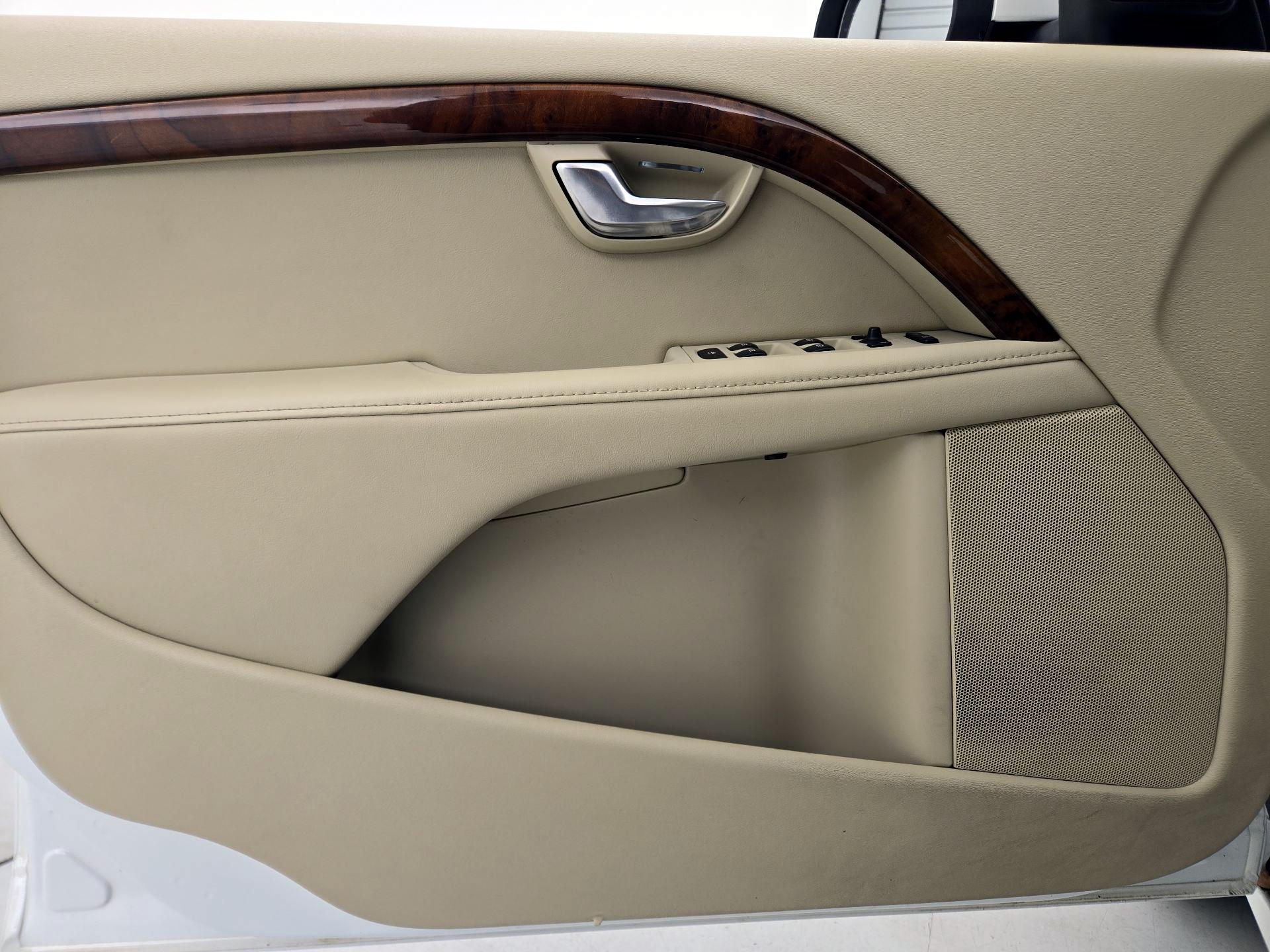 Thumbnail: 2015 Volvo S80 - 12