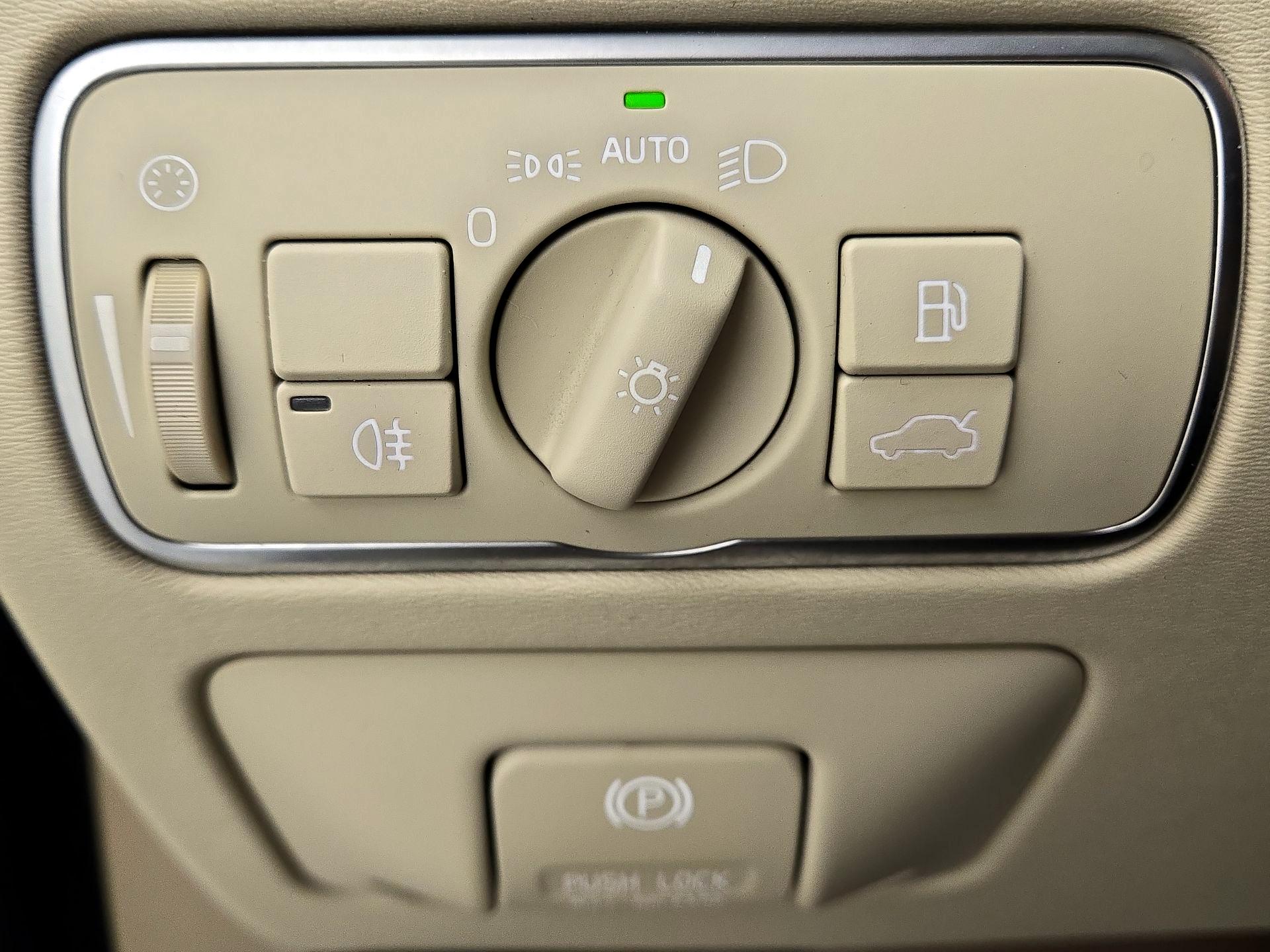 Thumbnail: 2015 Volvo S80 - 13