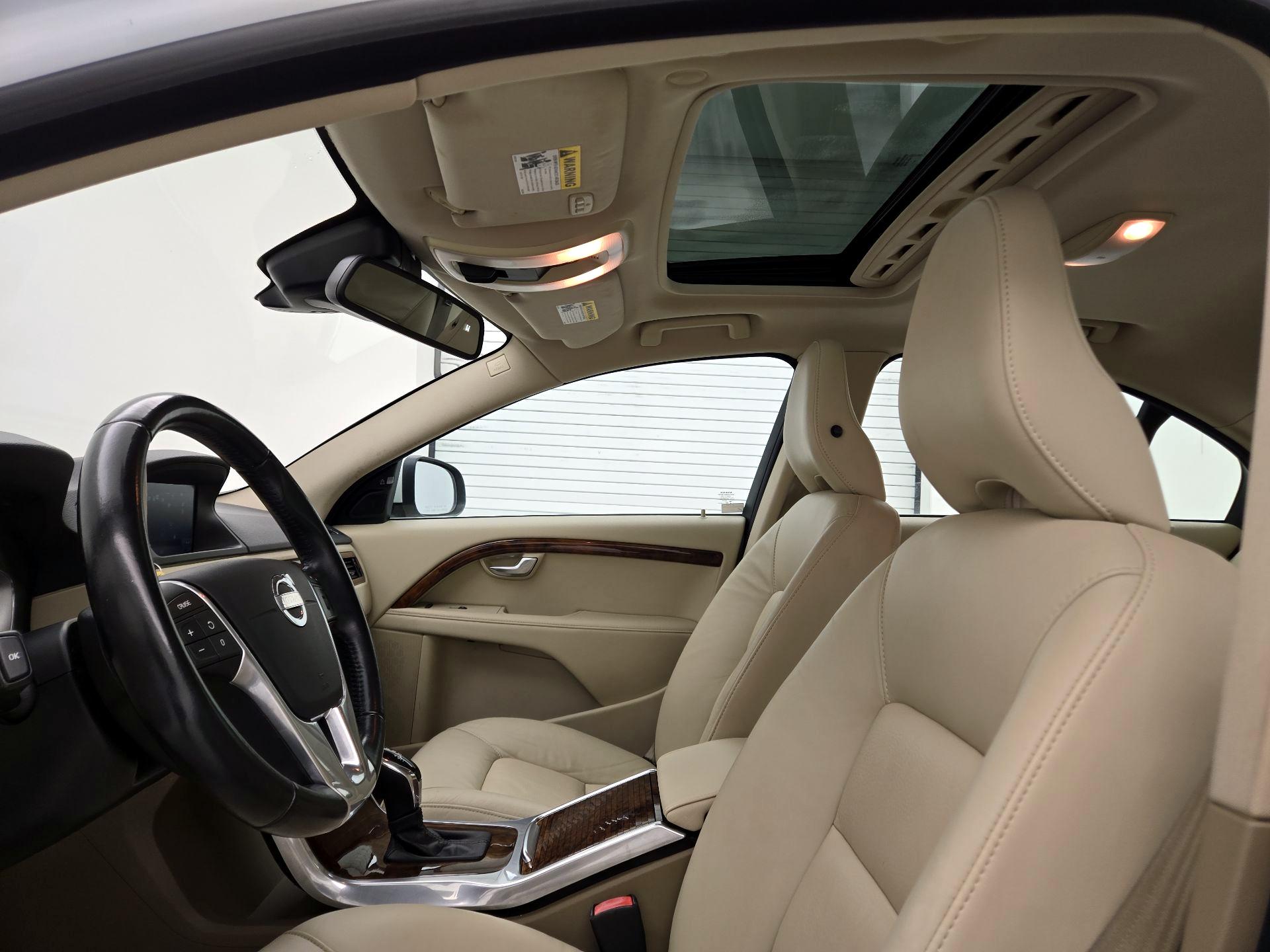 Thumbnail: 2015 Volvo S80 - 19