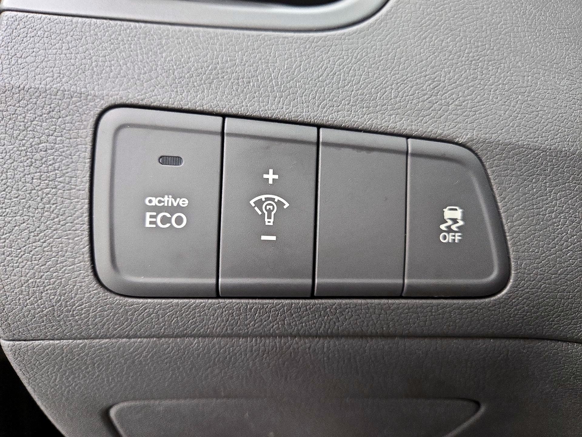 Thumbnail: 2016 Hyundai Elantra - 13