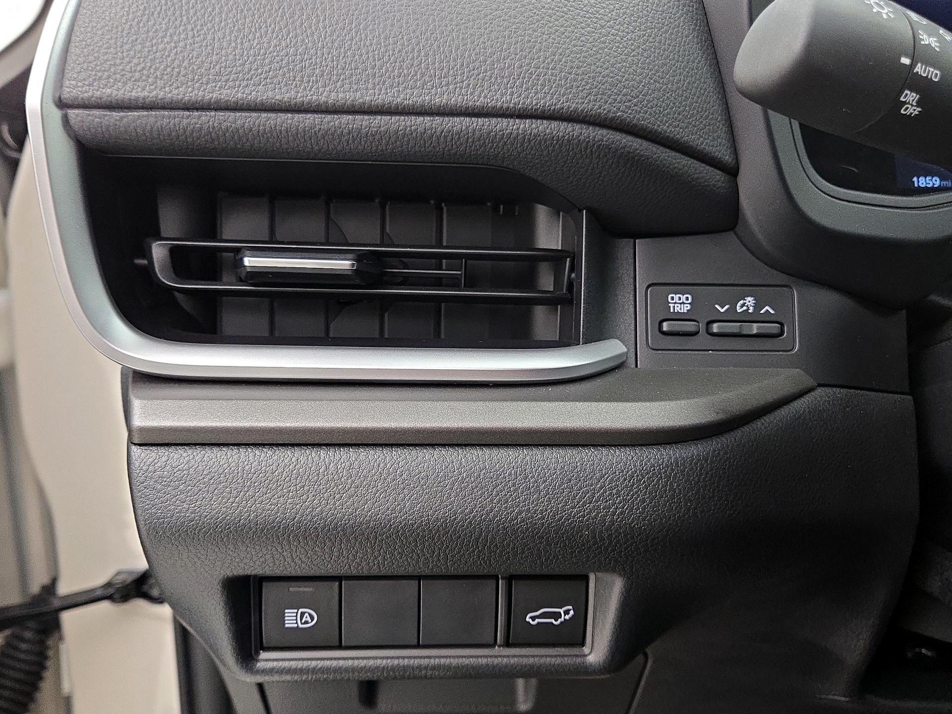 Thumbnail: 2024 Toyota Highlander - 13