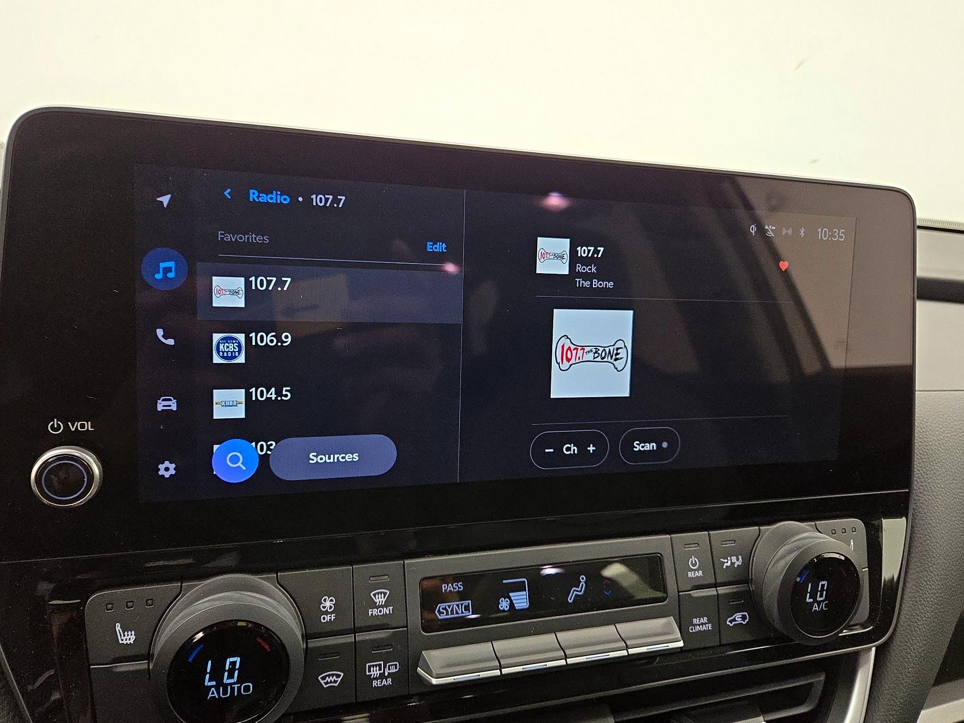 Thumbnail: 2024 Toyota Highlander - 15