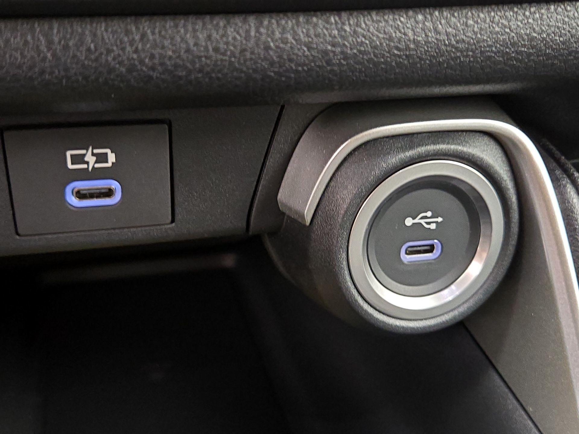 Thumbnail: 2024 Toyota Highlander - 18