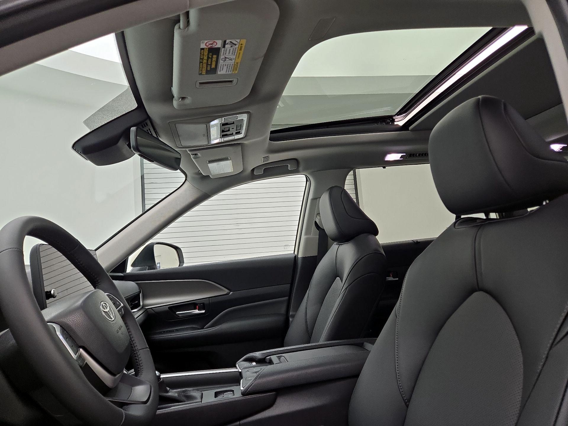 Thumbnail: 2024 Toyota Highlander - 19