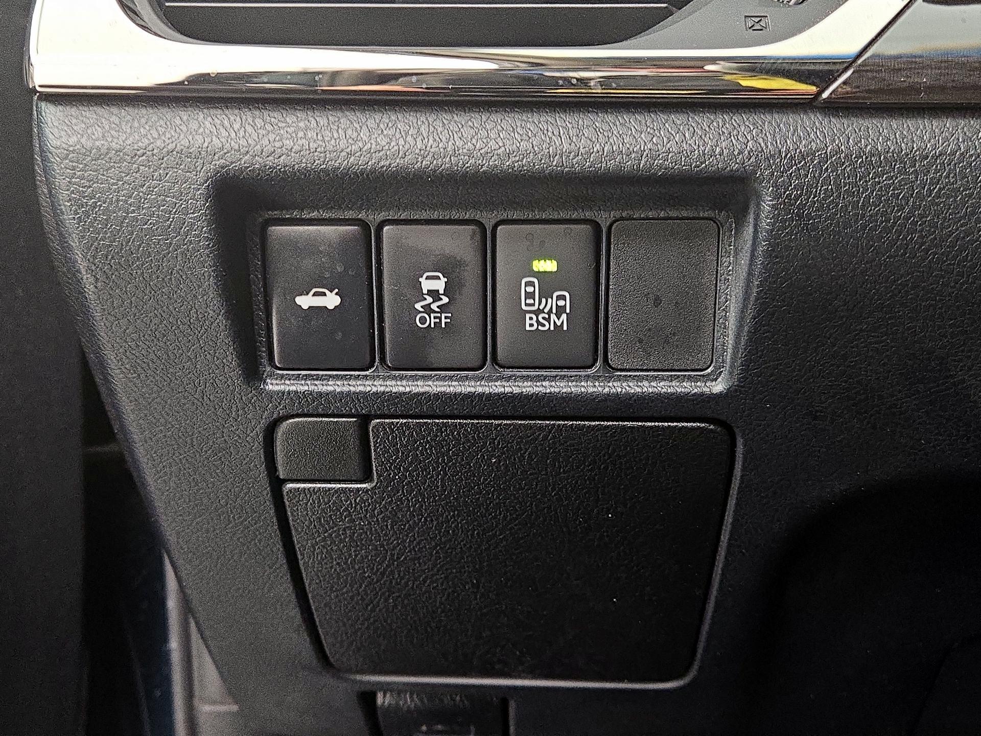 Thumbnail: 2015 Toyota Avalon - 13