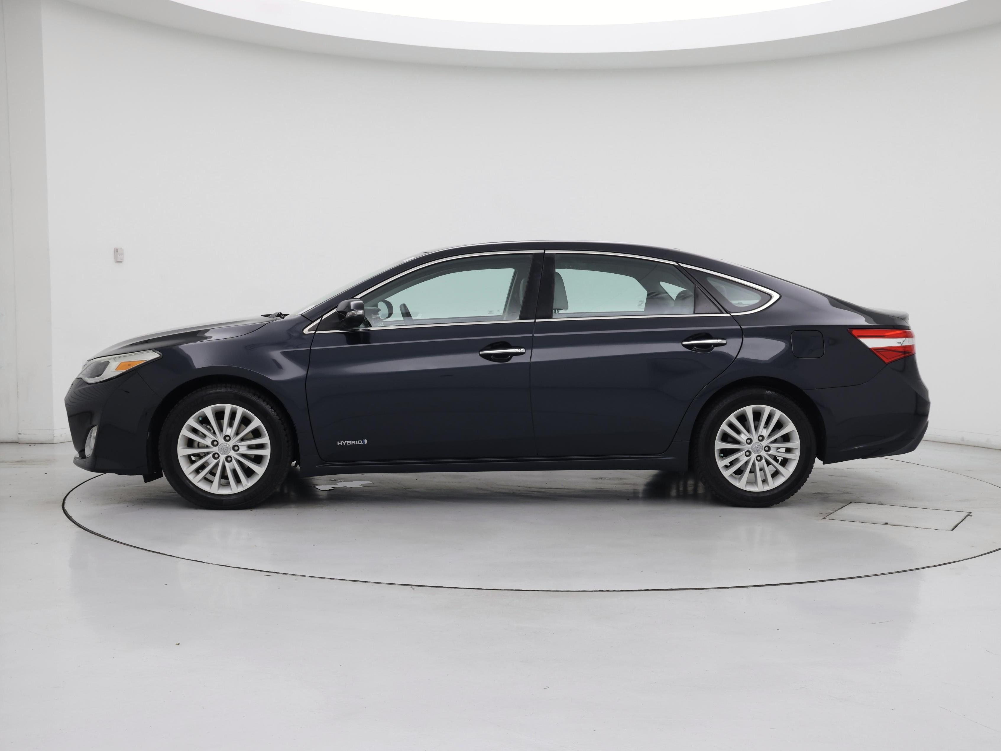 Thumbnail: 2015 Toyota Avalon - 3