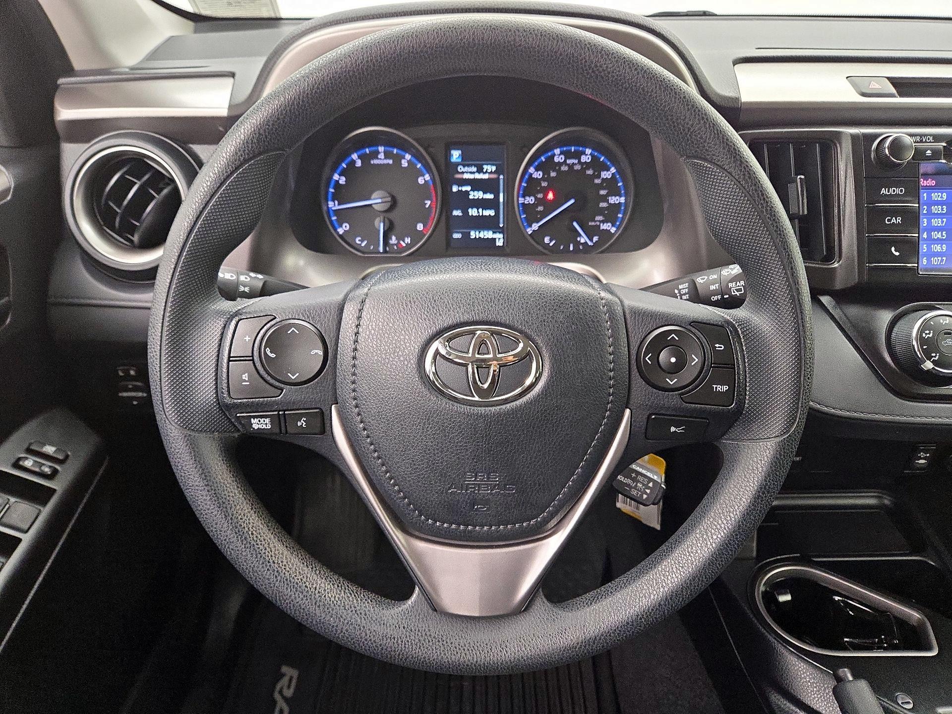 Thumbnail: 2017 Toyota RAV4 - 10