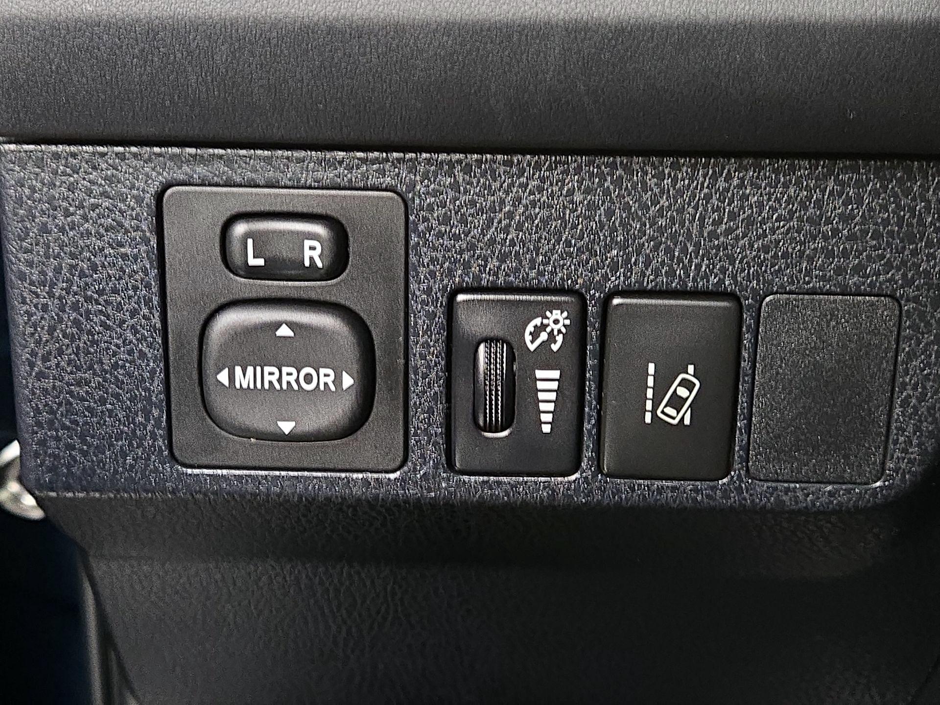 Thumbnail: 2017 Toyota RAV4 - 13