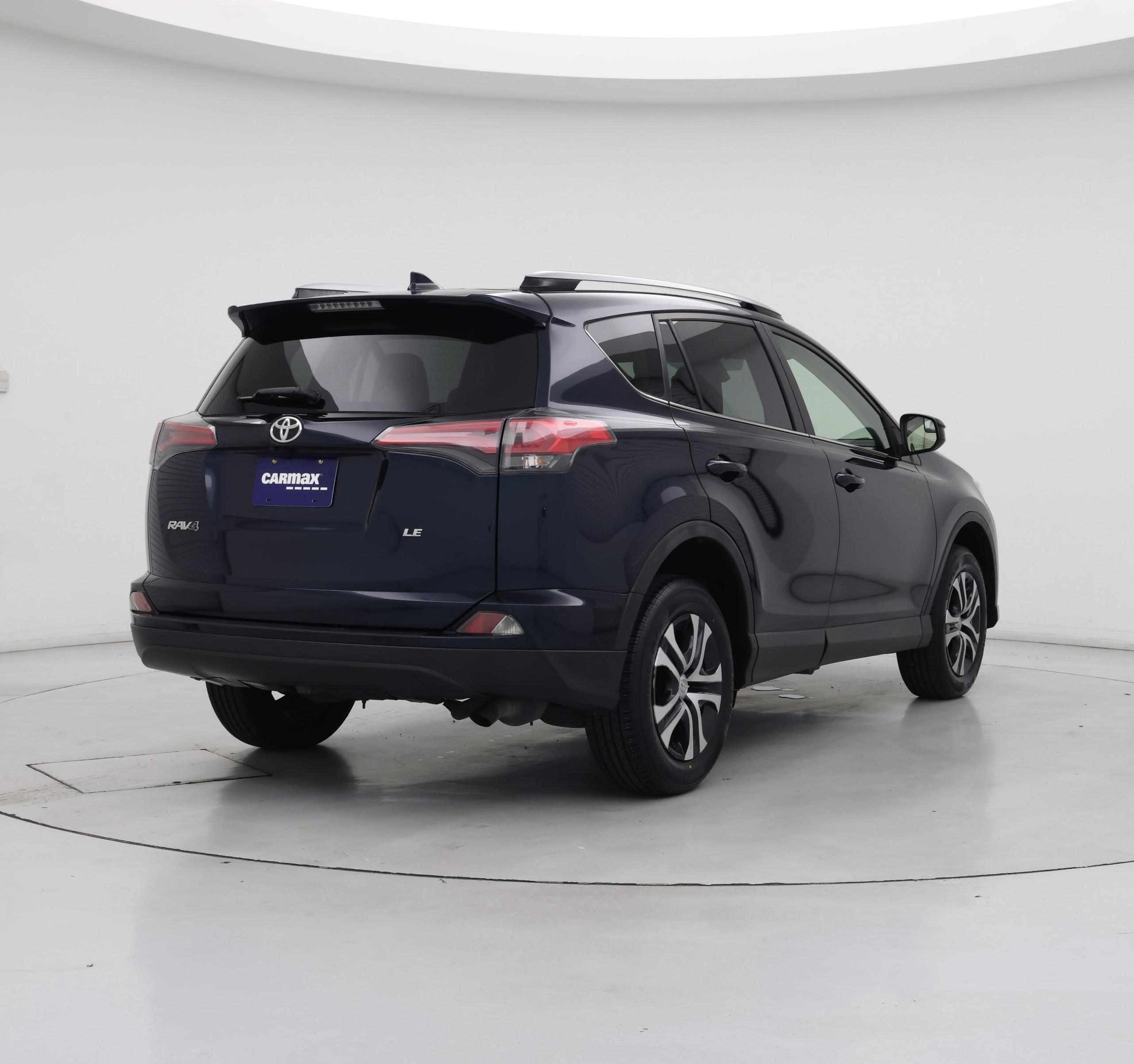 Thumbnail: 2017 Toyota RAV4 - 8