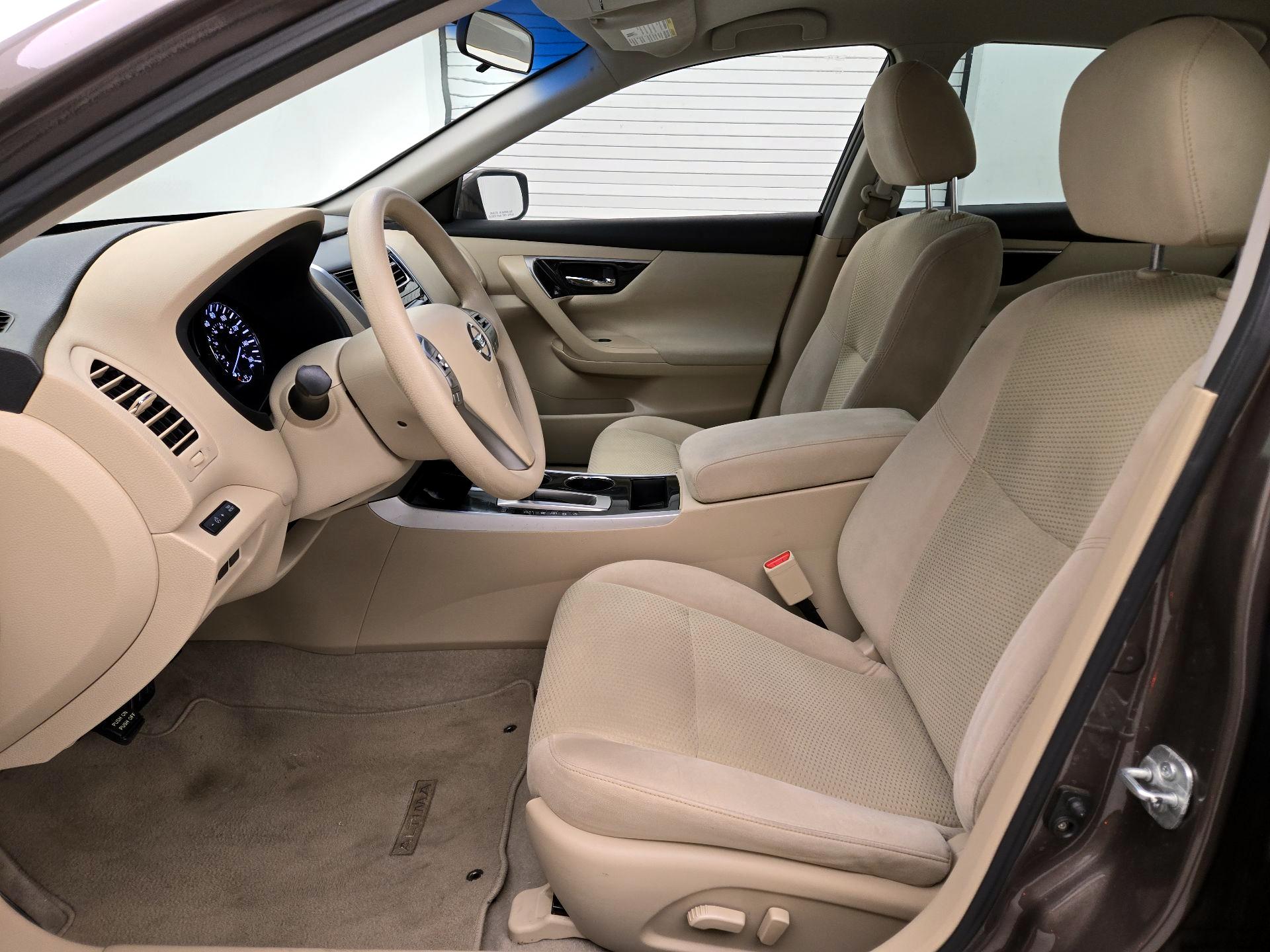 Thumbnail: 2014 Nissan Altima - 11