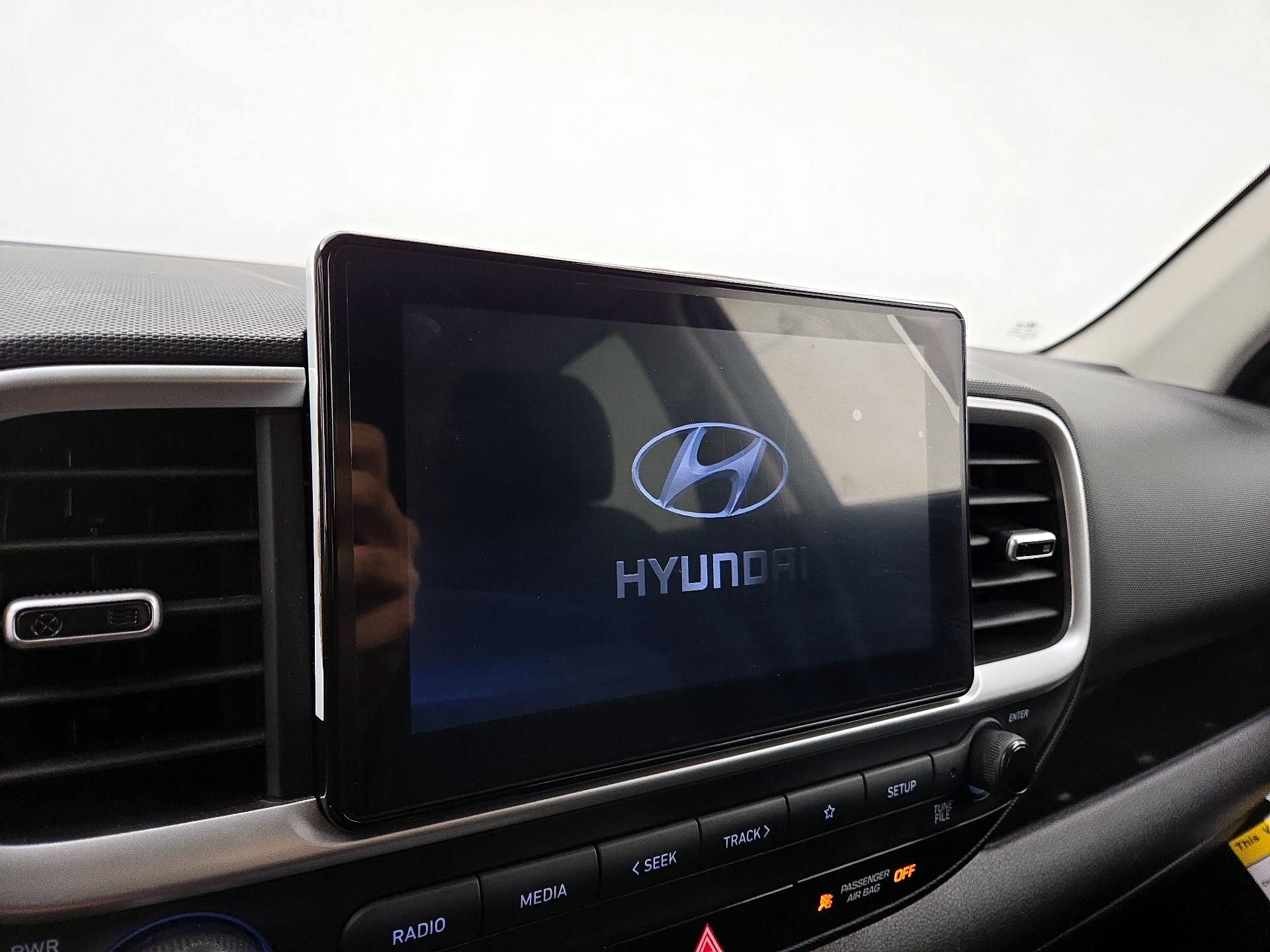 Thumbnail: 2022 Hyundai Venue - 15