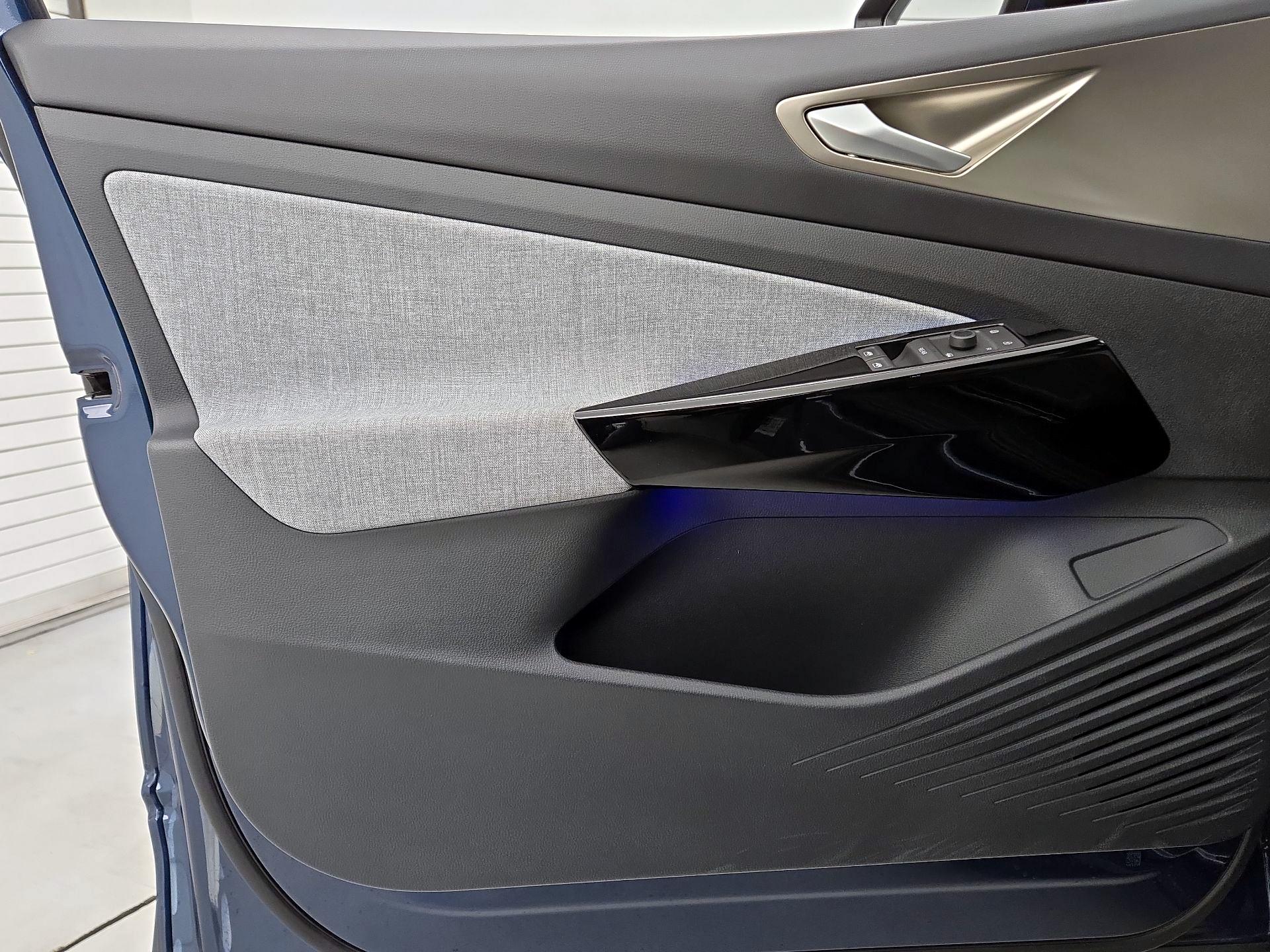 Thumbnail: 2023 Volkswagen ID.4 - 12