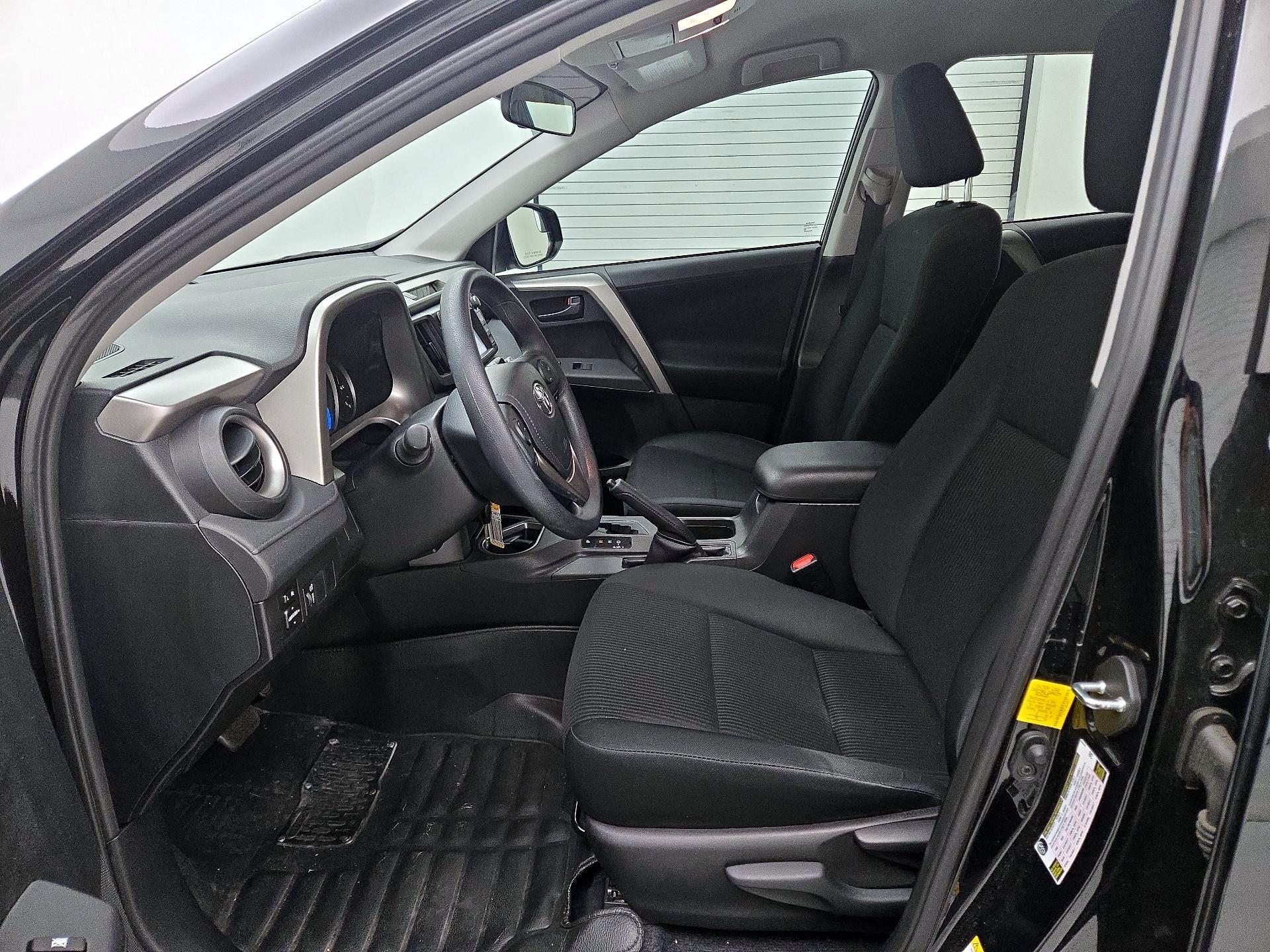 Thumbnail: 2016 Toyota RAV4 - 11