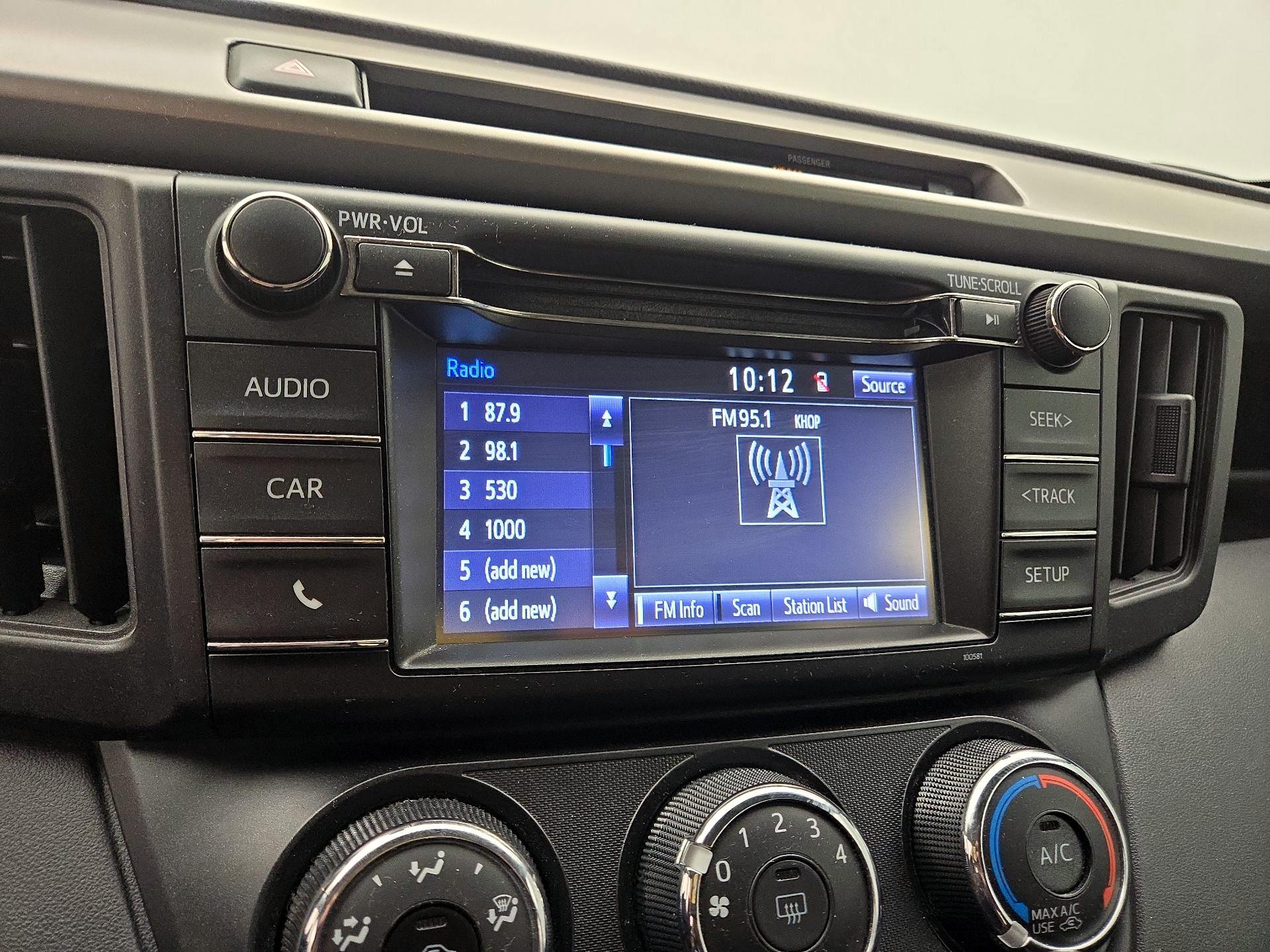 Thumbnail: 2016 Toyota RAV4 - 15