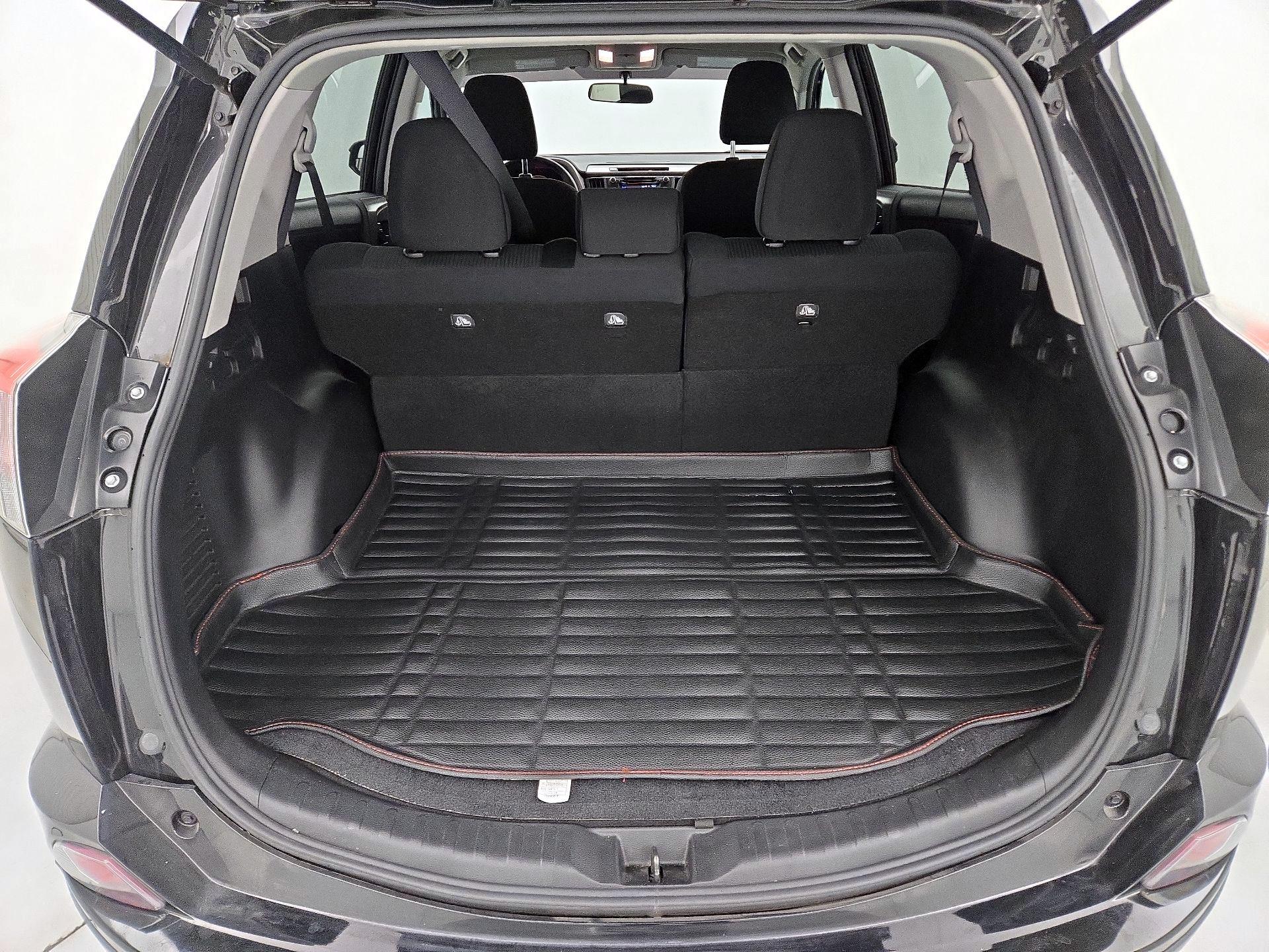Thumbnail: 2016 Toyota RAV4 - 20