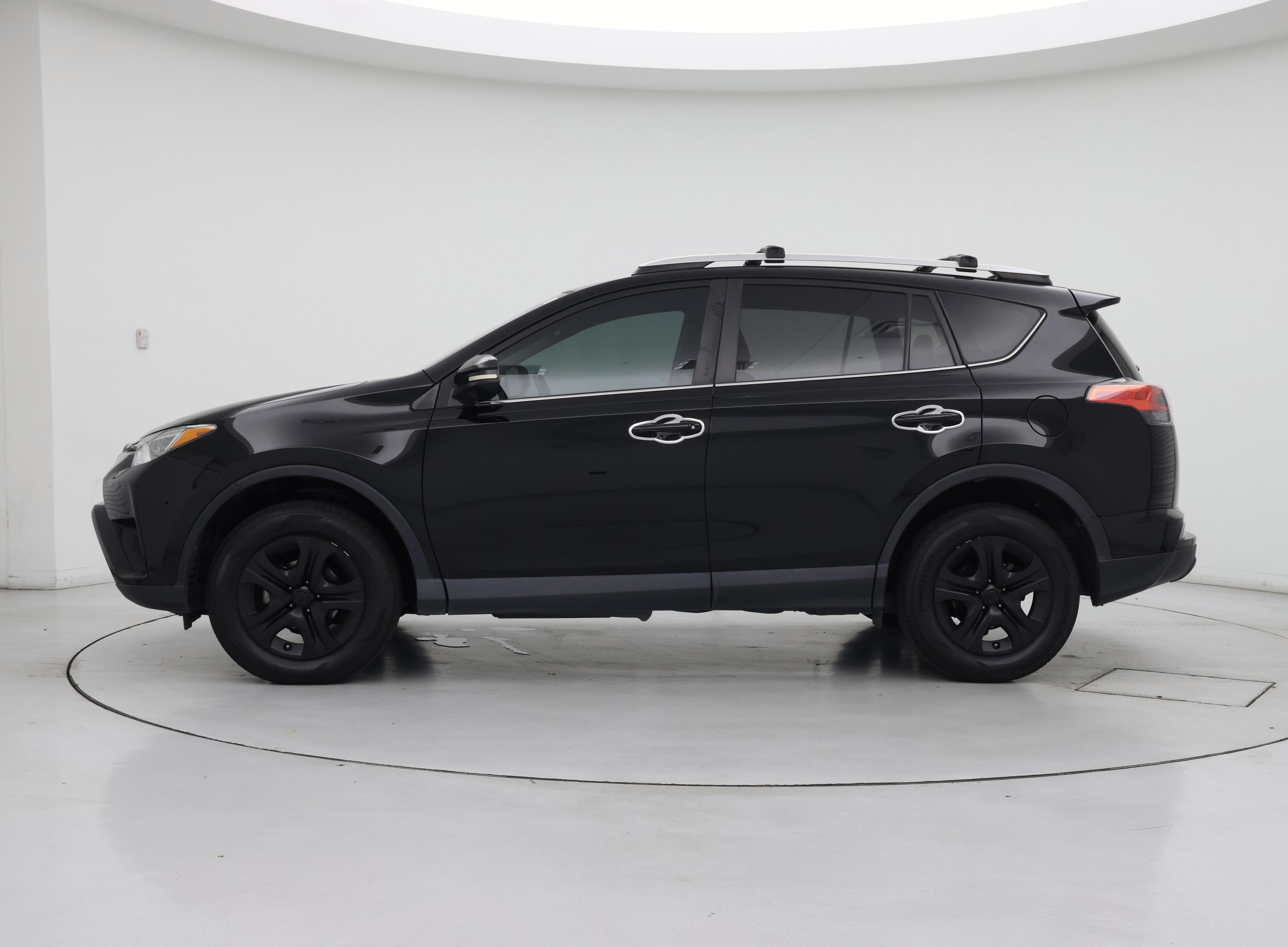 Thumbnail: 2016 Toyota RAV4 - 3