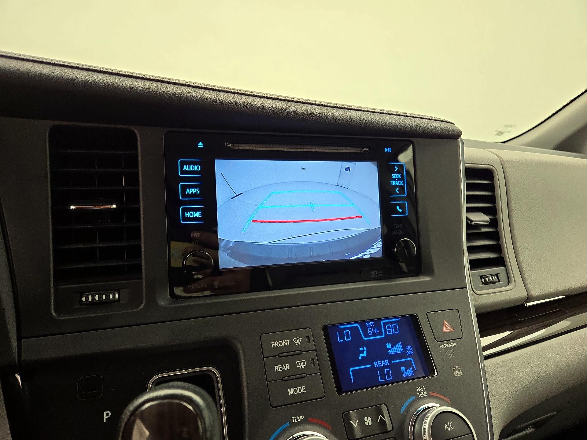 Thumbnail: 2015 Toyota Sienna - 14