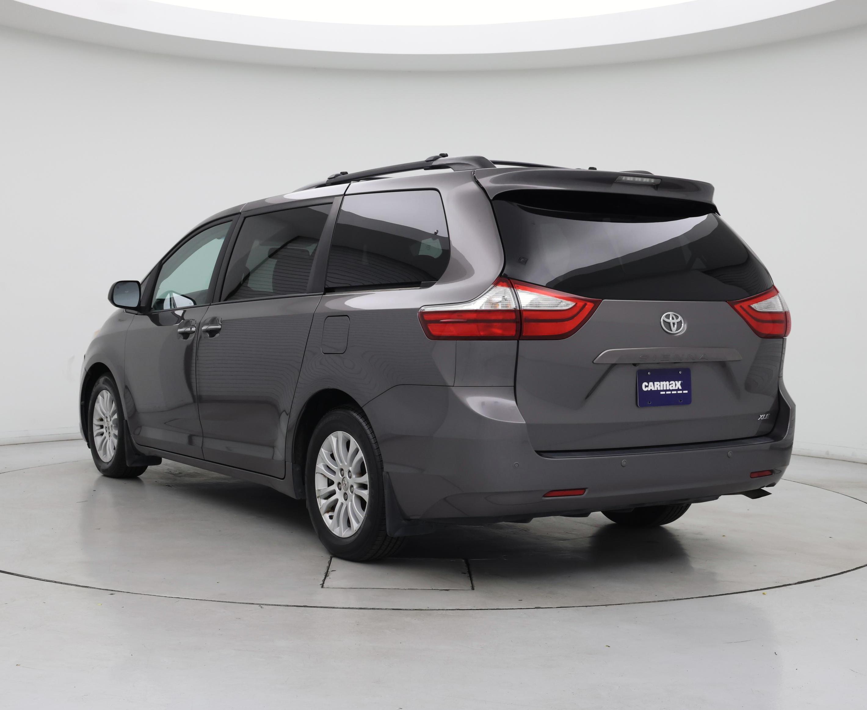 Thumbnail: 2015 Toyota Sienna - 2