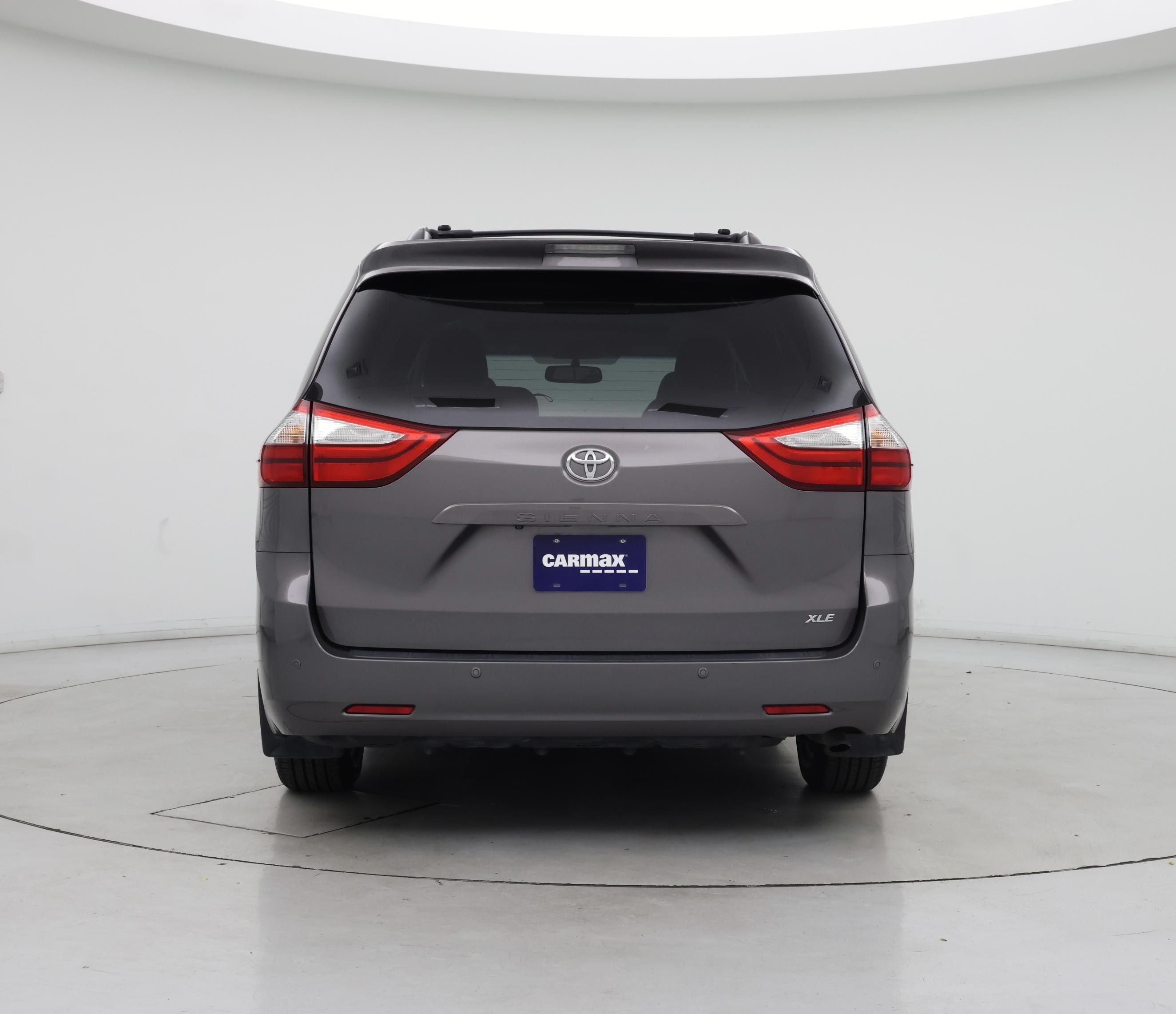 Thumbnail: 2015 Toyota Sienna - 6