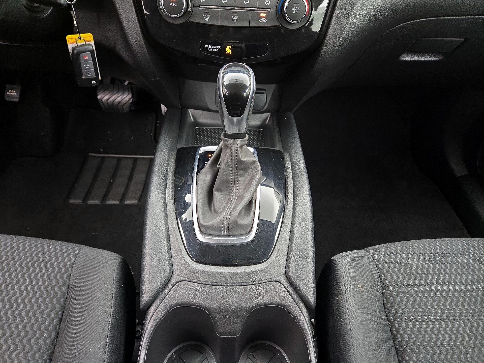 Thumbnail: 2019 Nissan Rogue Sport - 17