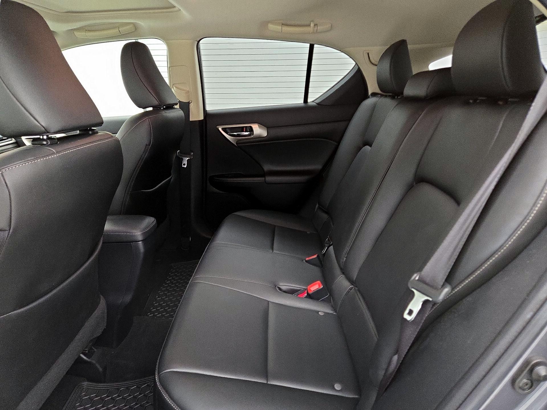 Thumbnail: 2014 Lexus CT - 19