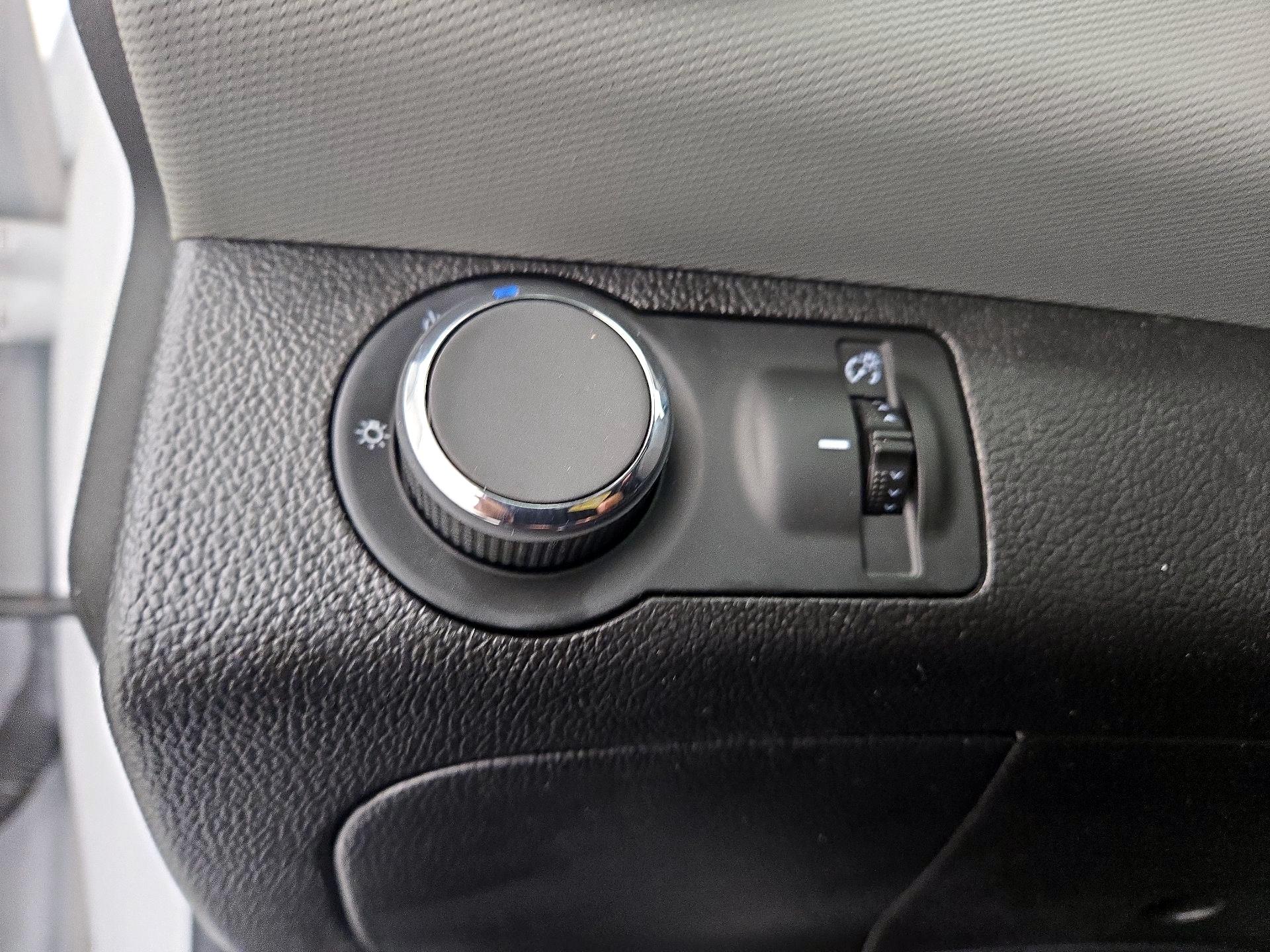 Thumbnail: 2015 Chevrolet Sonic - 13