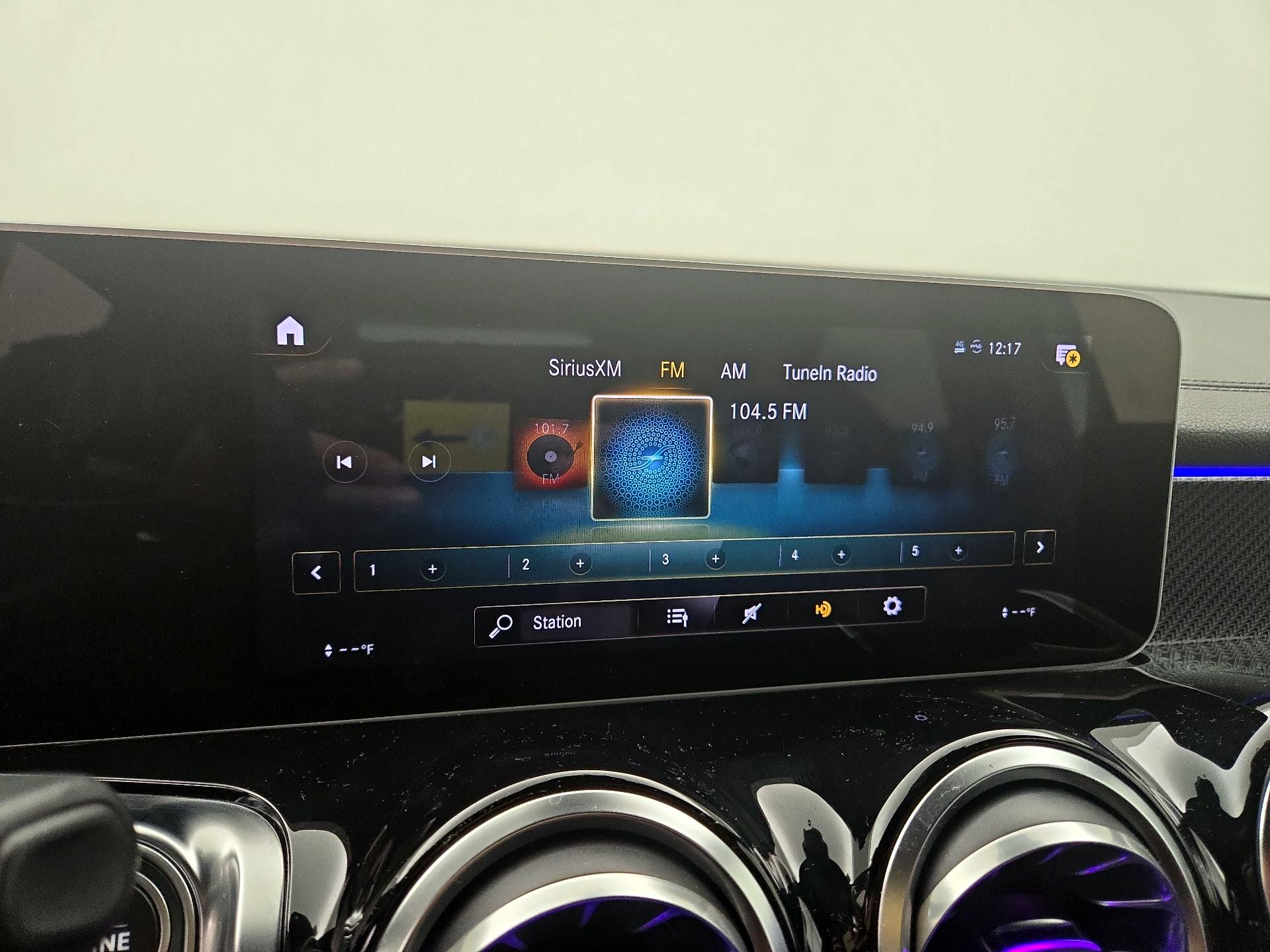 Thumbnail: 2020 Mercedes-Benz GLB - 15