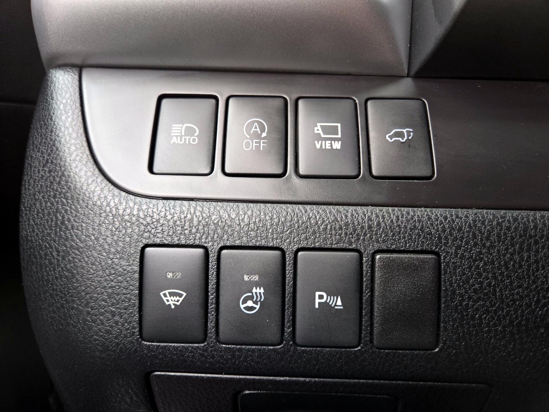 Thumbnail: 2018 Toyota Highlander - 13