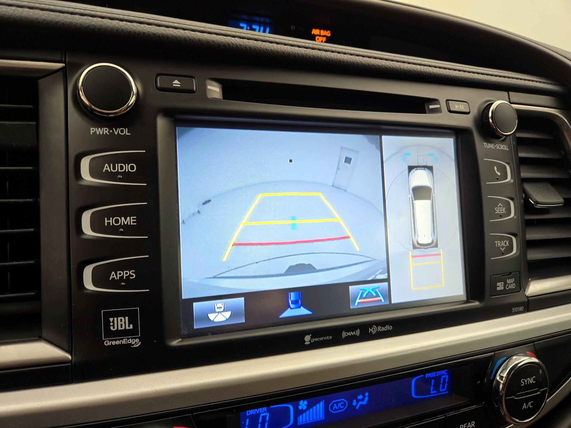 Thumbnail: 2018 Toyota Highlander - 15