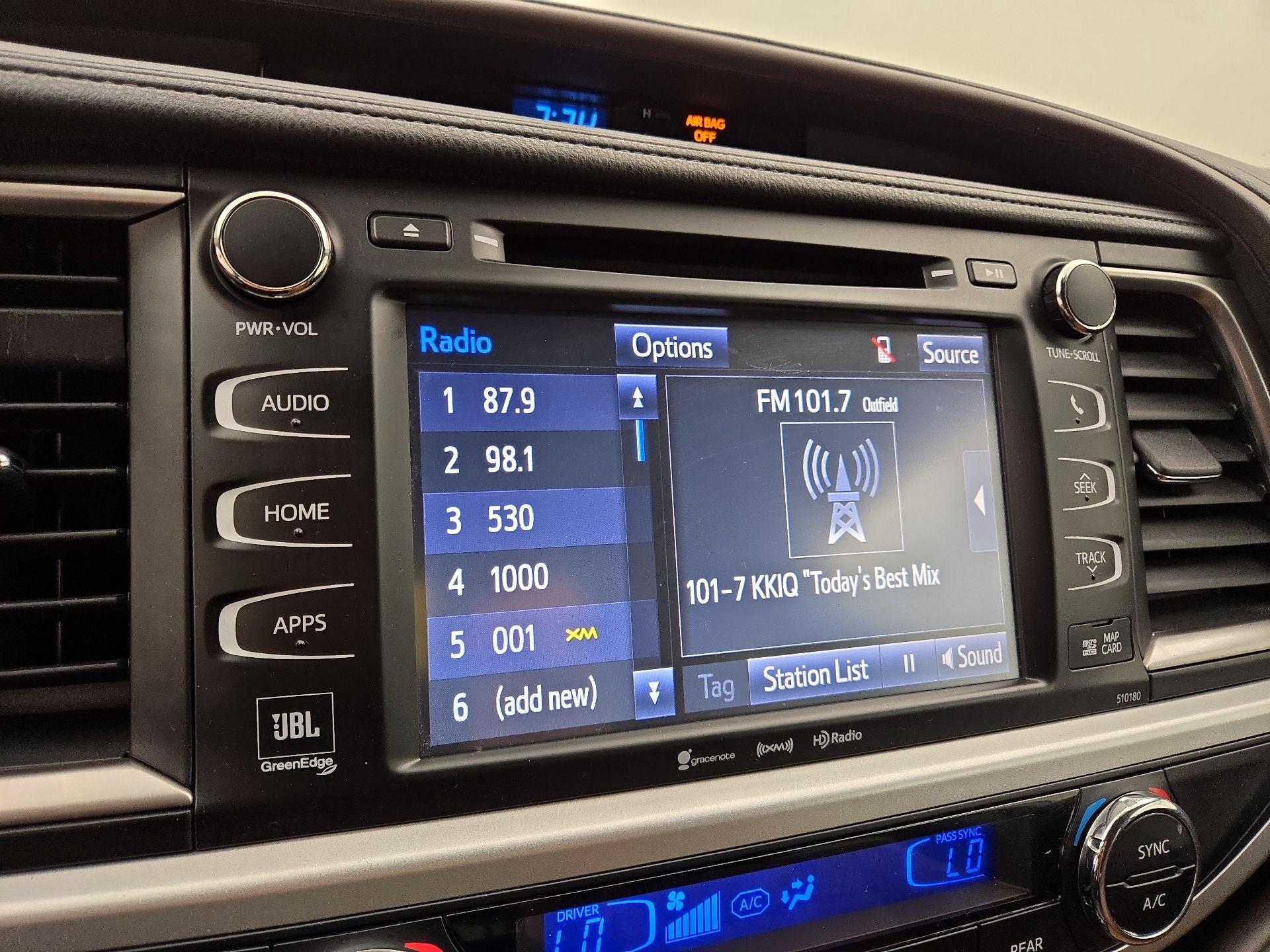 Thumbnail: 2018 Toyota Highlander - 16