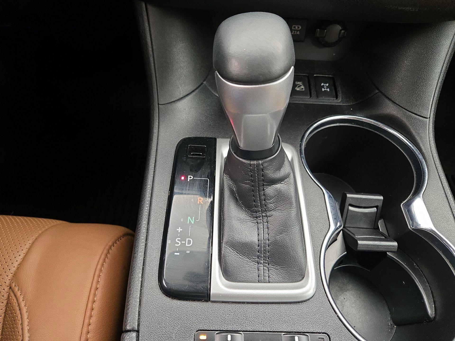 Thumbnail: 2018 Toyota Highlander - 18