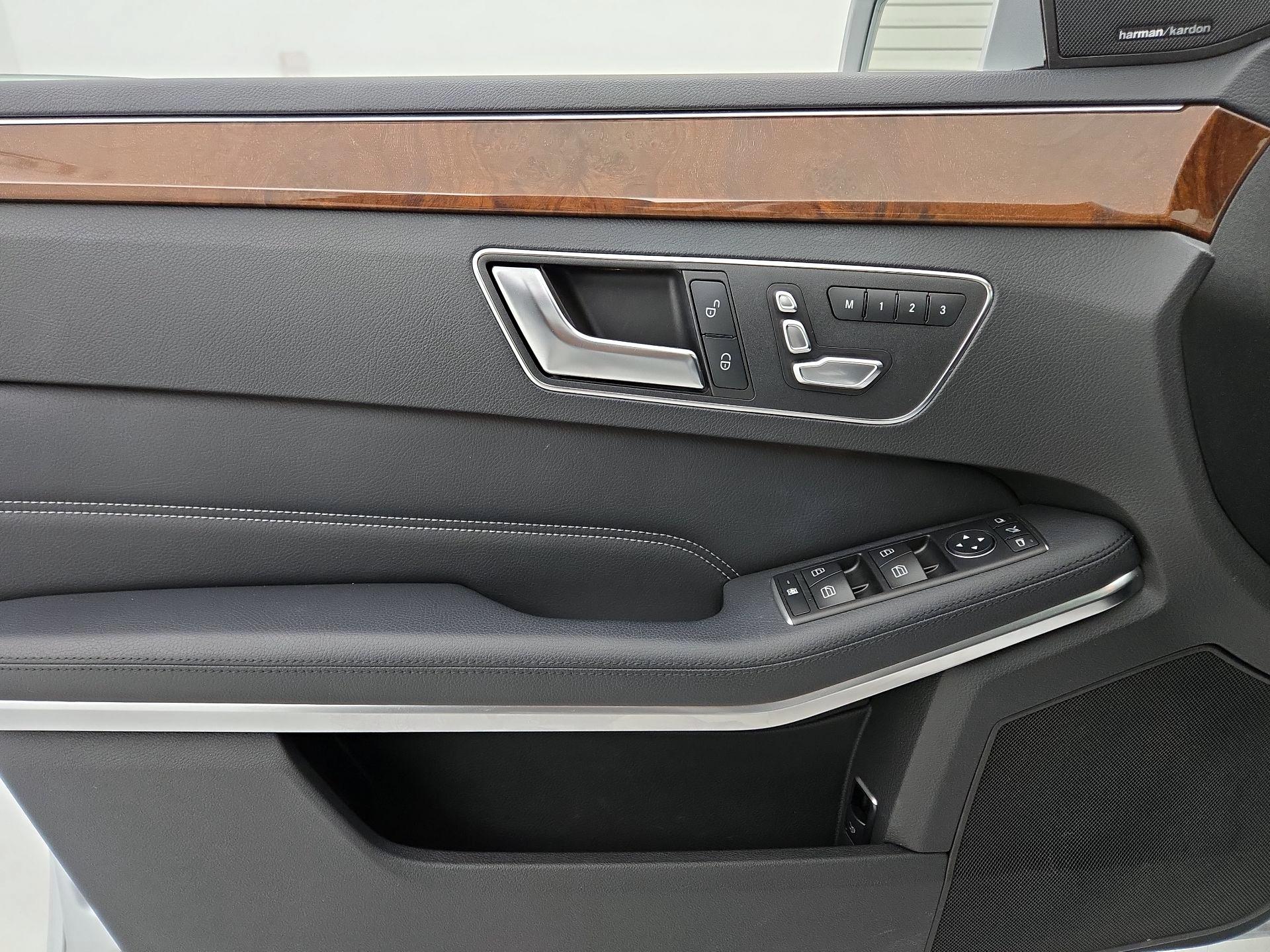 Thumbnail: 2016 Mercedes-Benz E-Class - 12