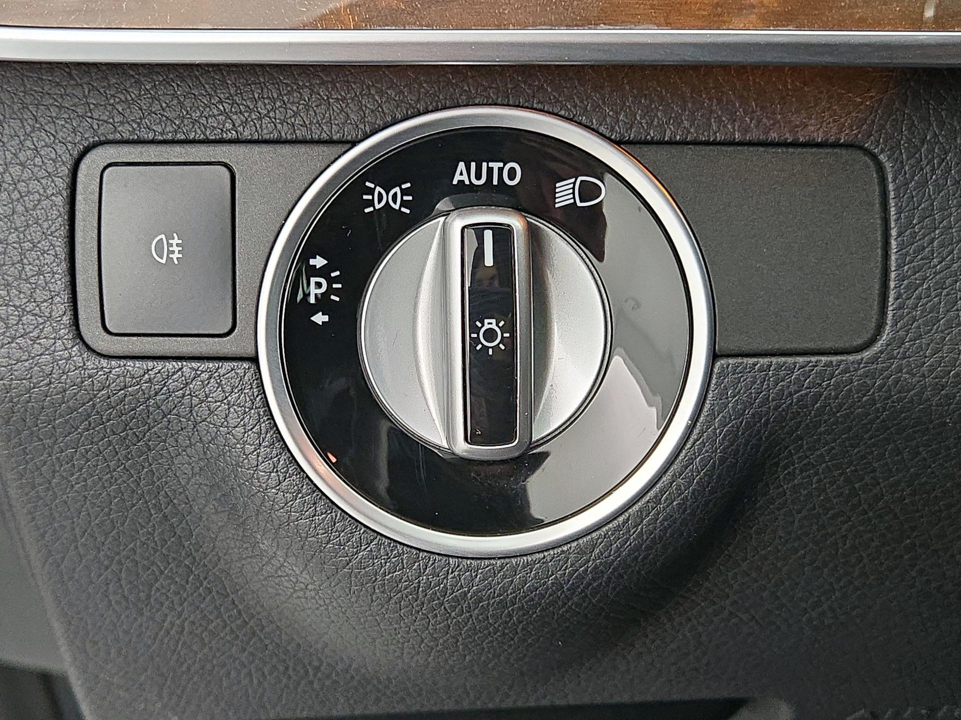 Thumbnail: 2016 Mercedes-Benz E-Class - 13