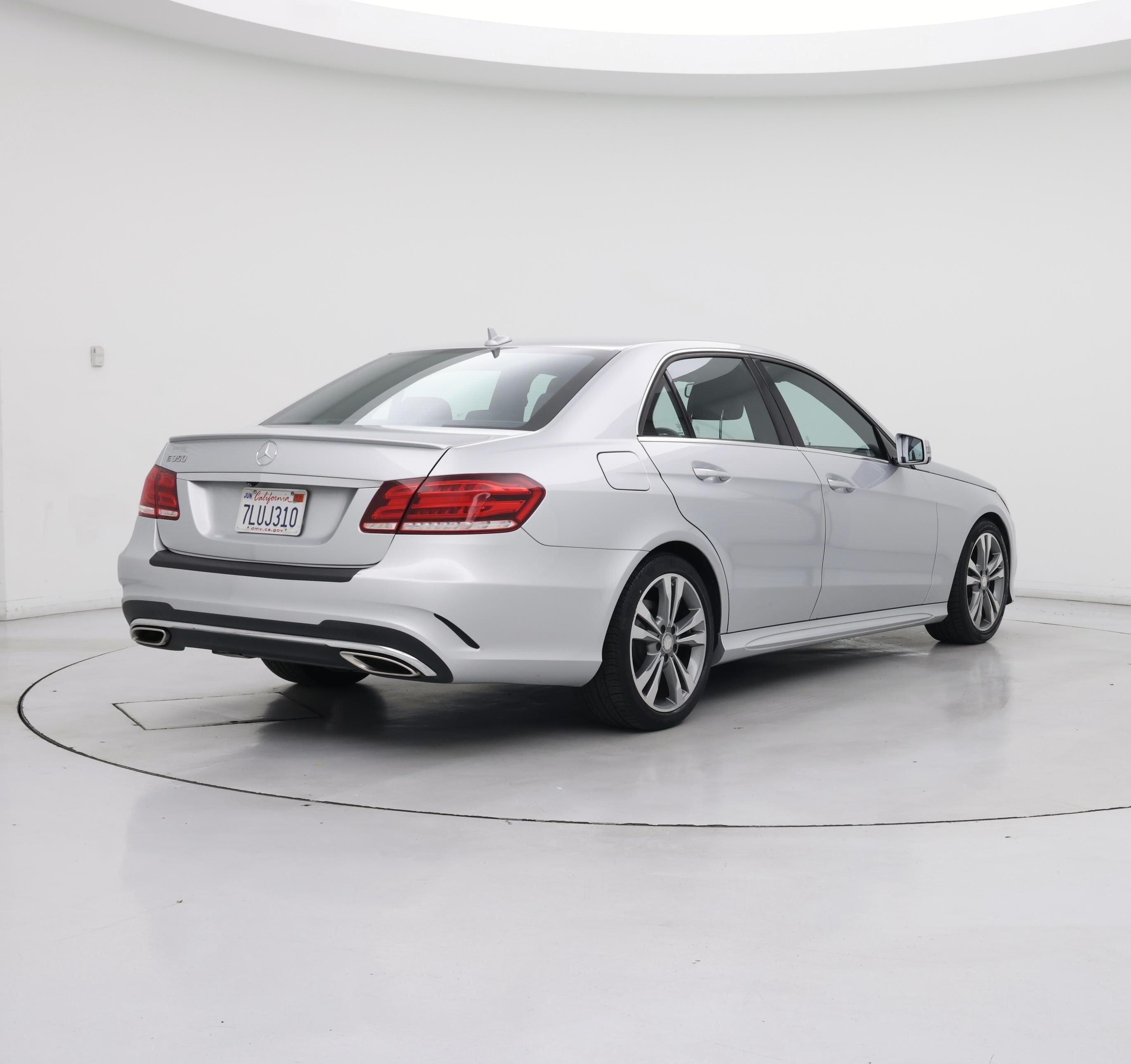 Thumbnail: 2016 Mercedes-Benz E-Class - 8