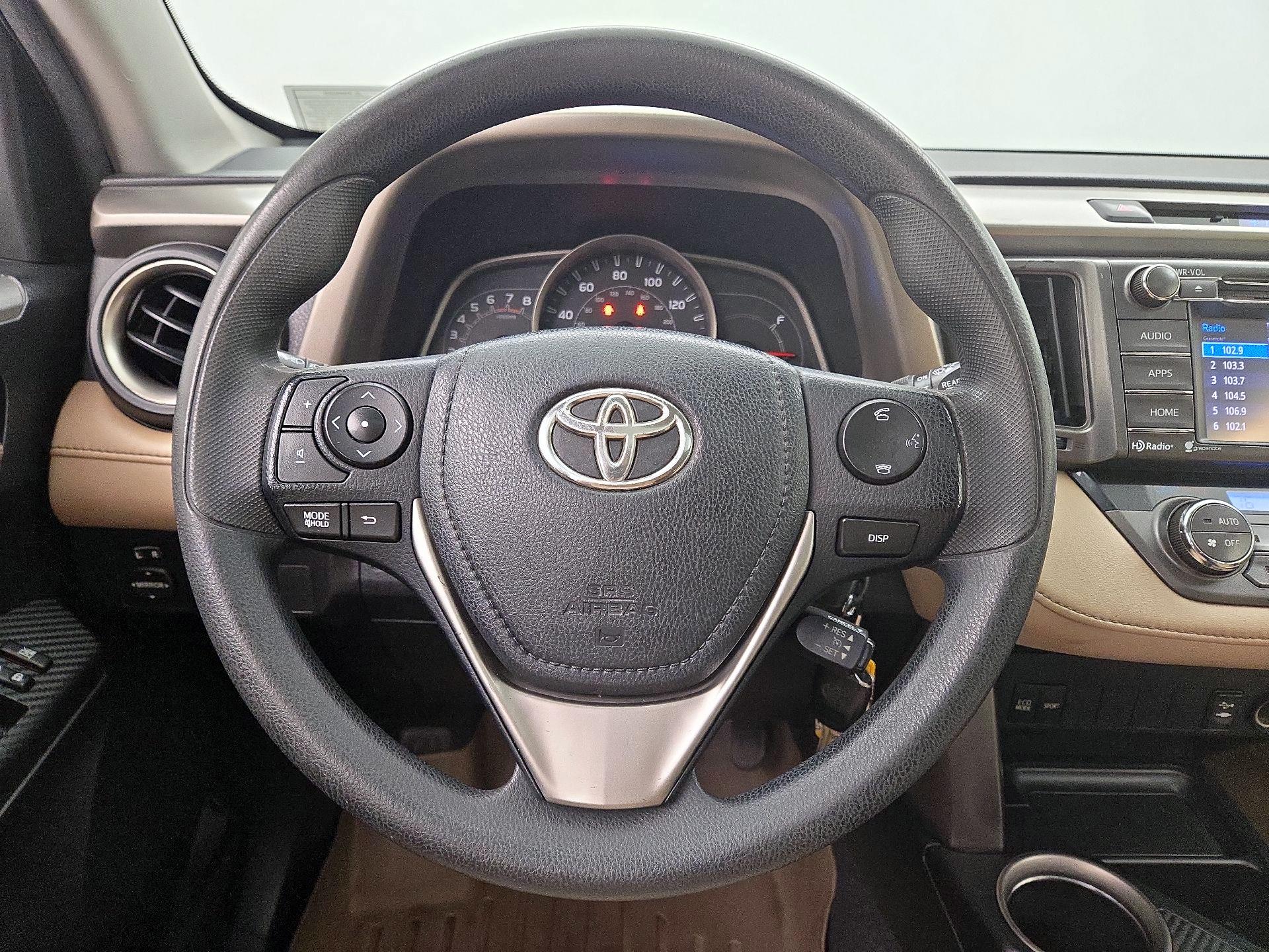Thumbnail: 2015 Toyota RAV4 - 10