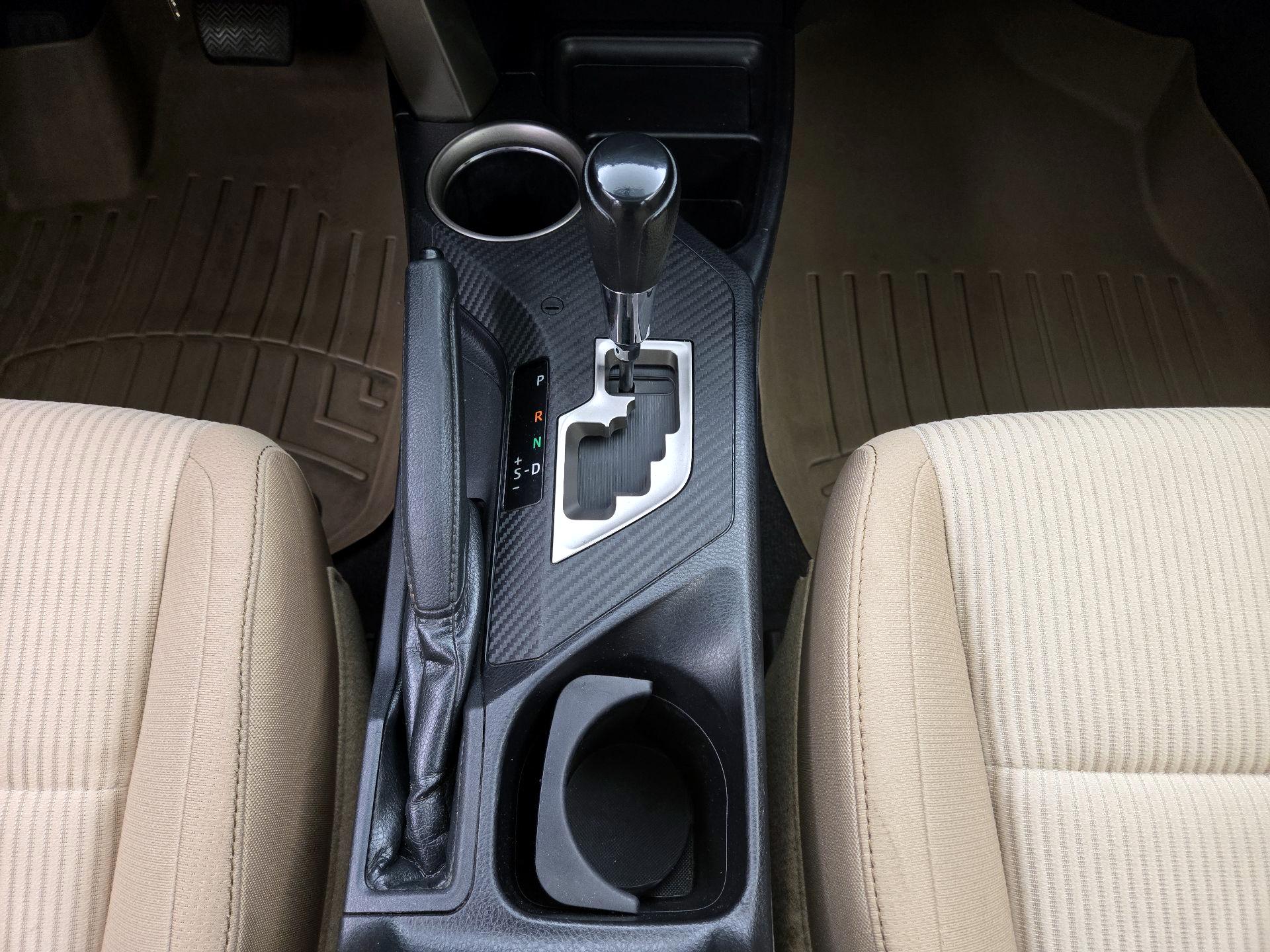 Thumbnail: 2015 Toyota RAV4 - 17